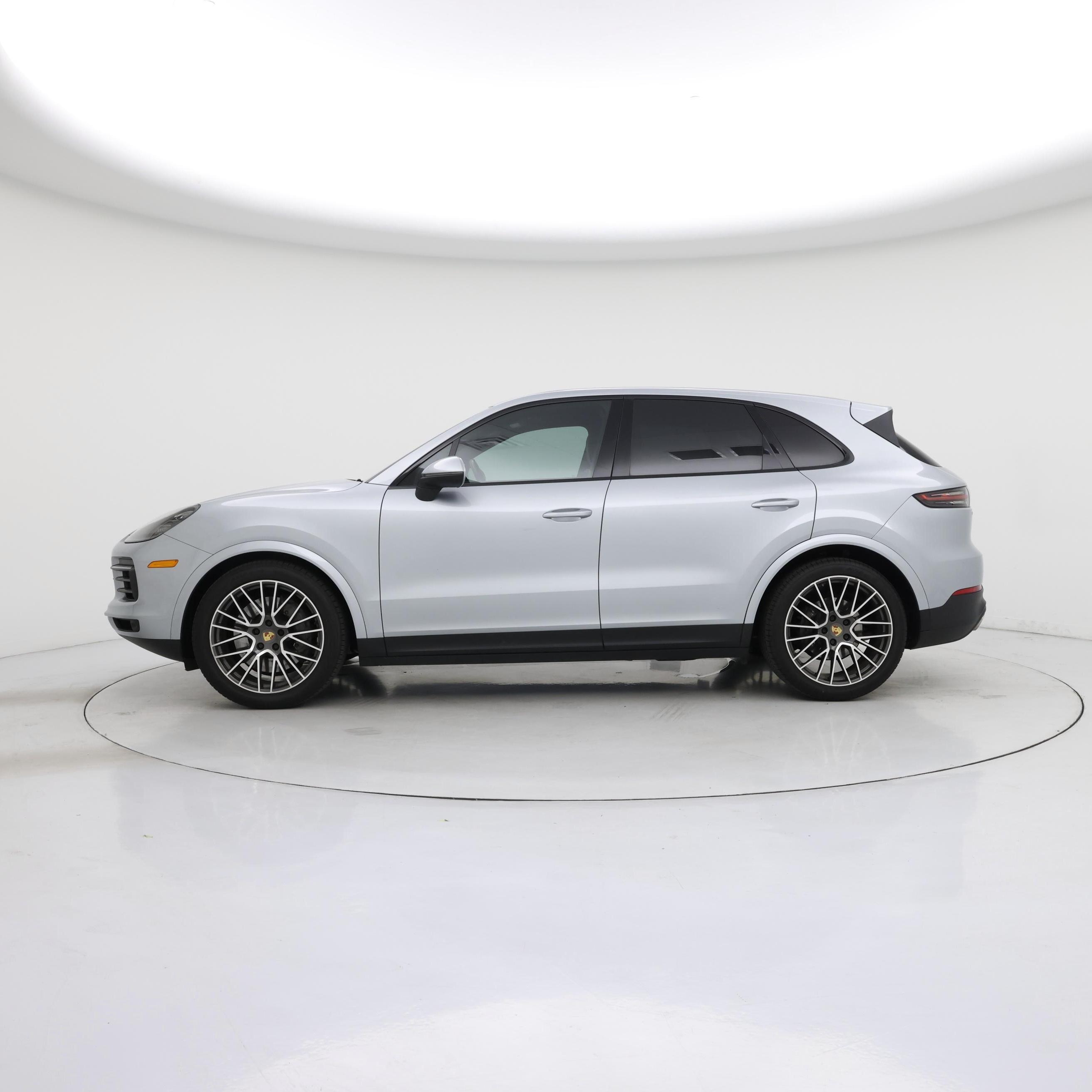 Thumbnail: 2020 Porsche Cayenne - 3