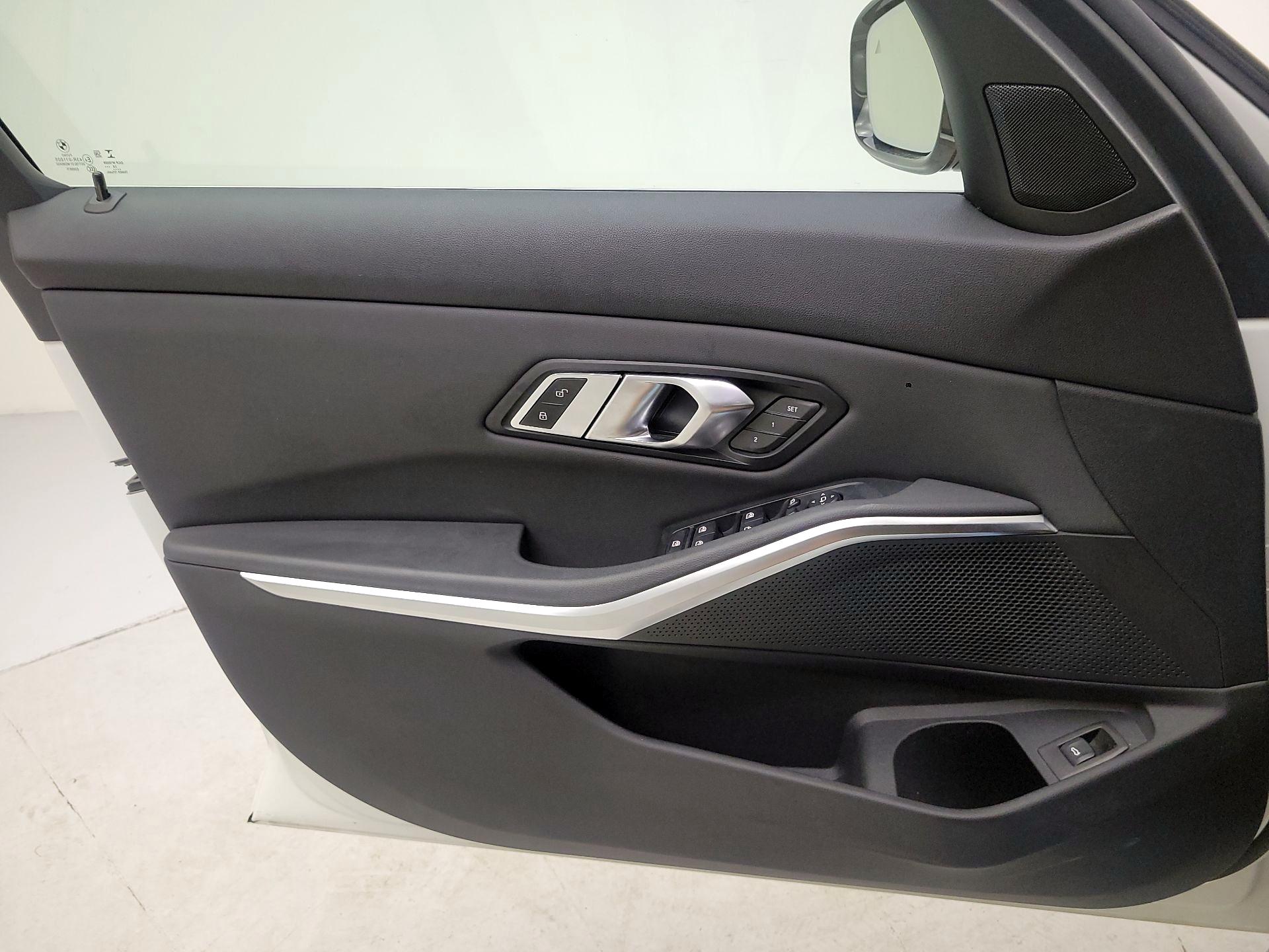 Thumbnail: 2019 BMW 3 Series - 12