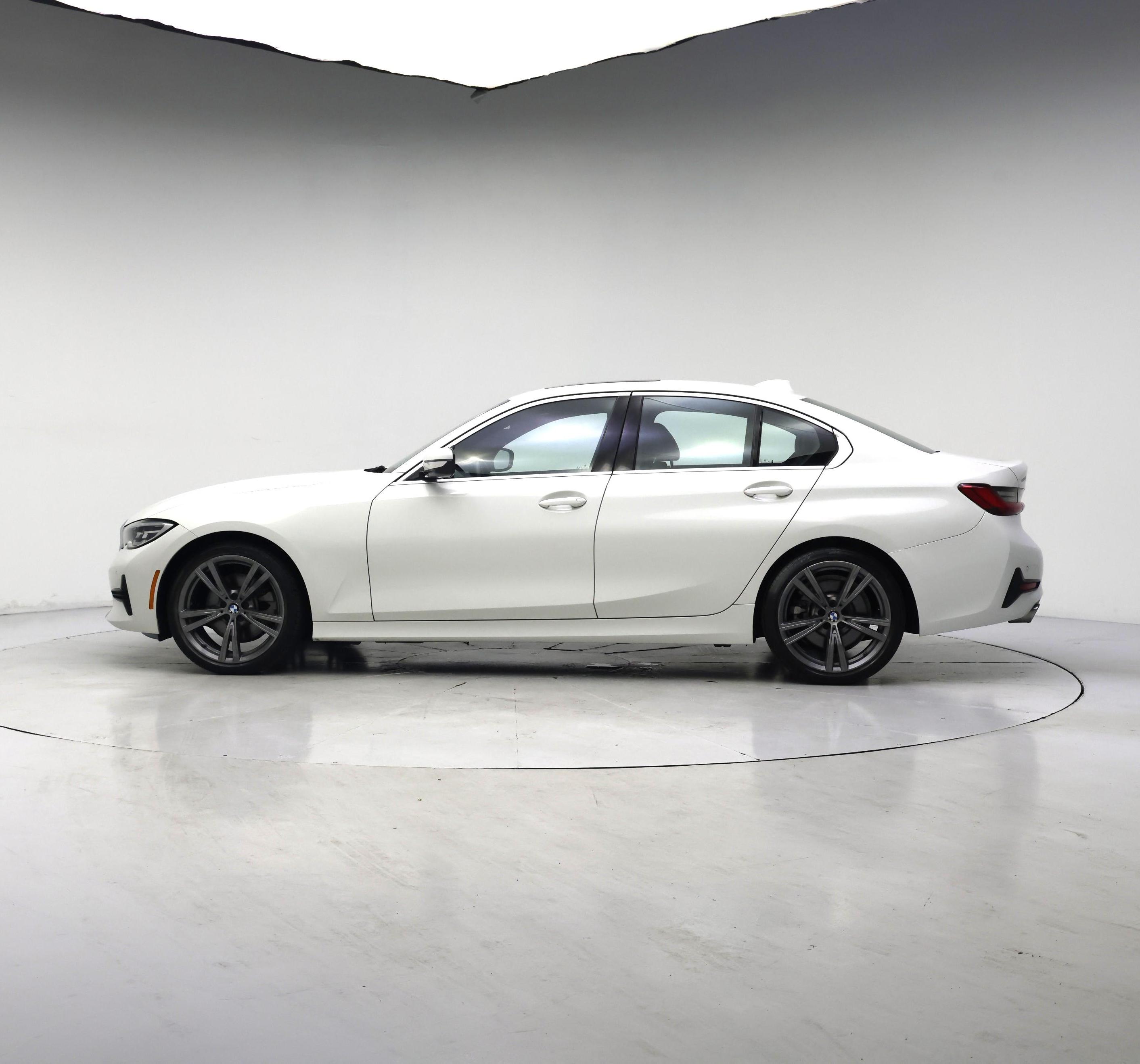 Thumbnail: 2019 BMW 3 Series - 3