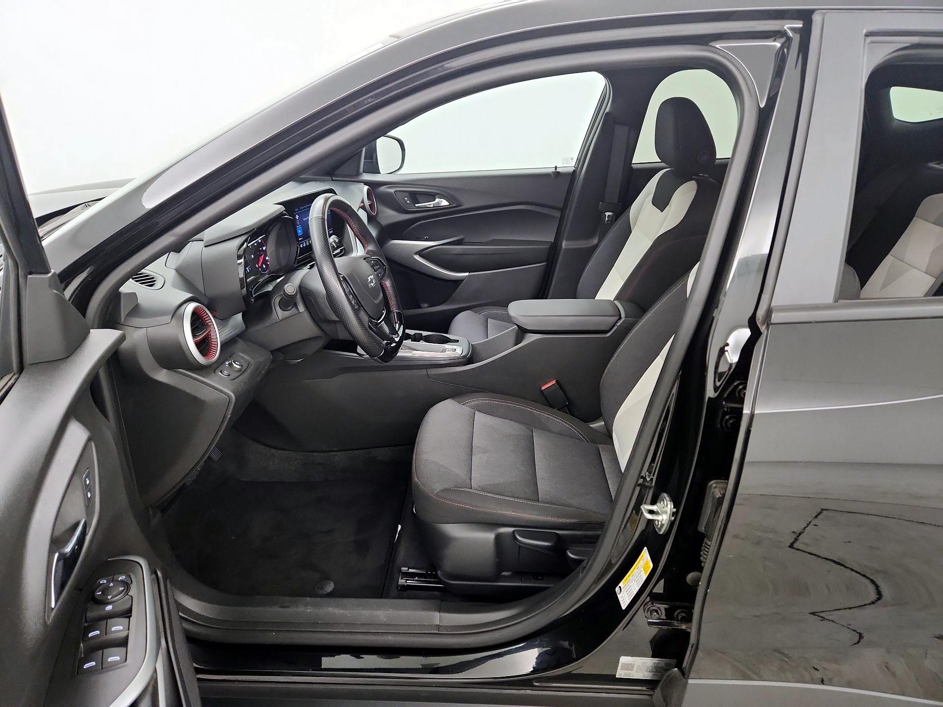 Thumbnail: 2024 Chevrolet Trax - 11