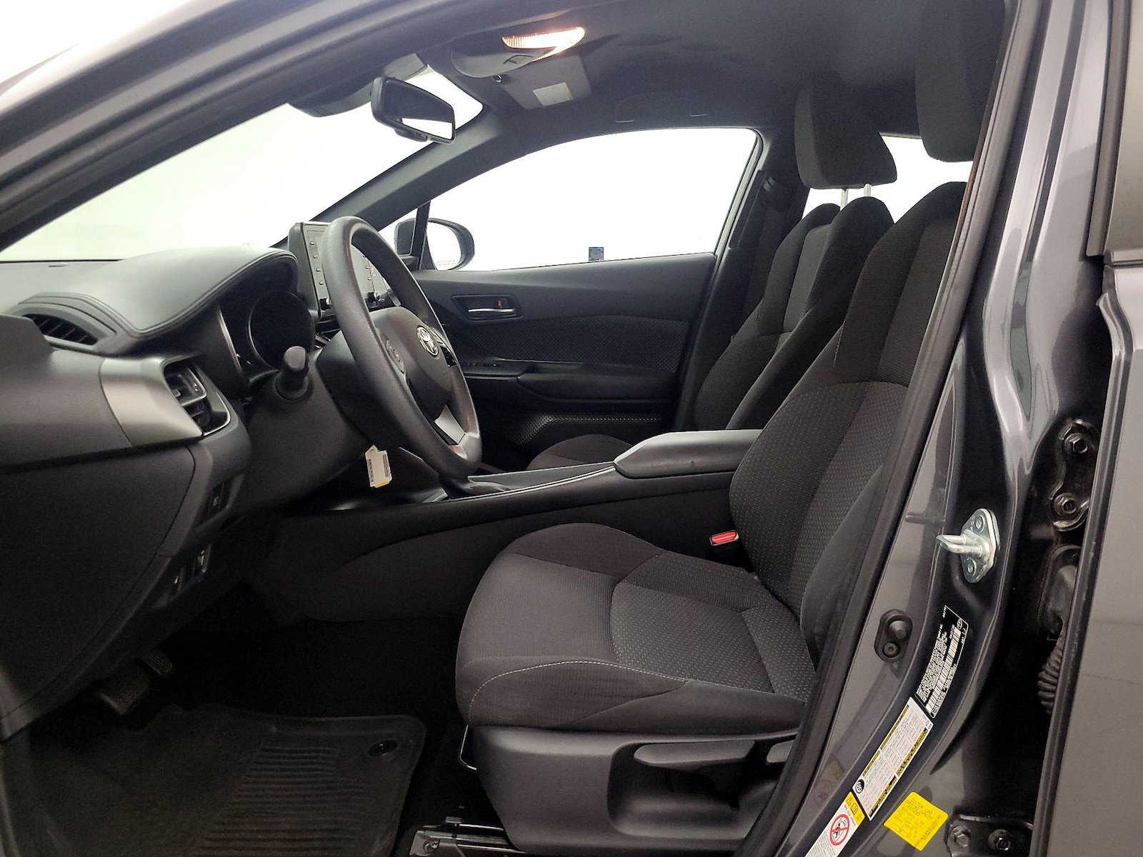 2019 Toyota C-HR LE - Photo 12