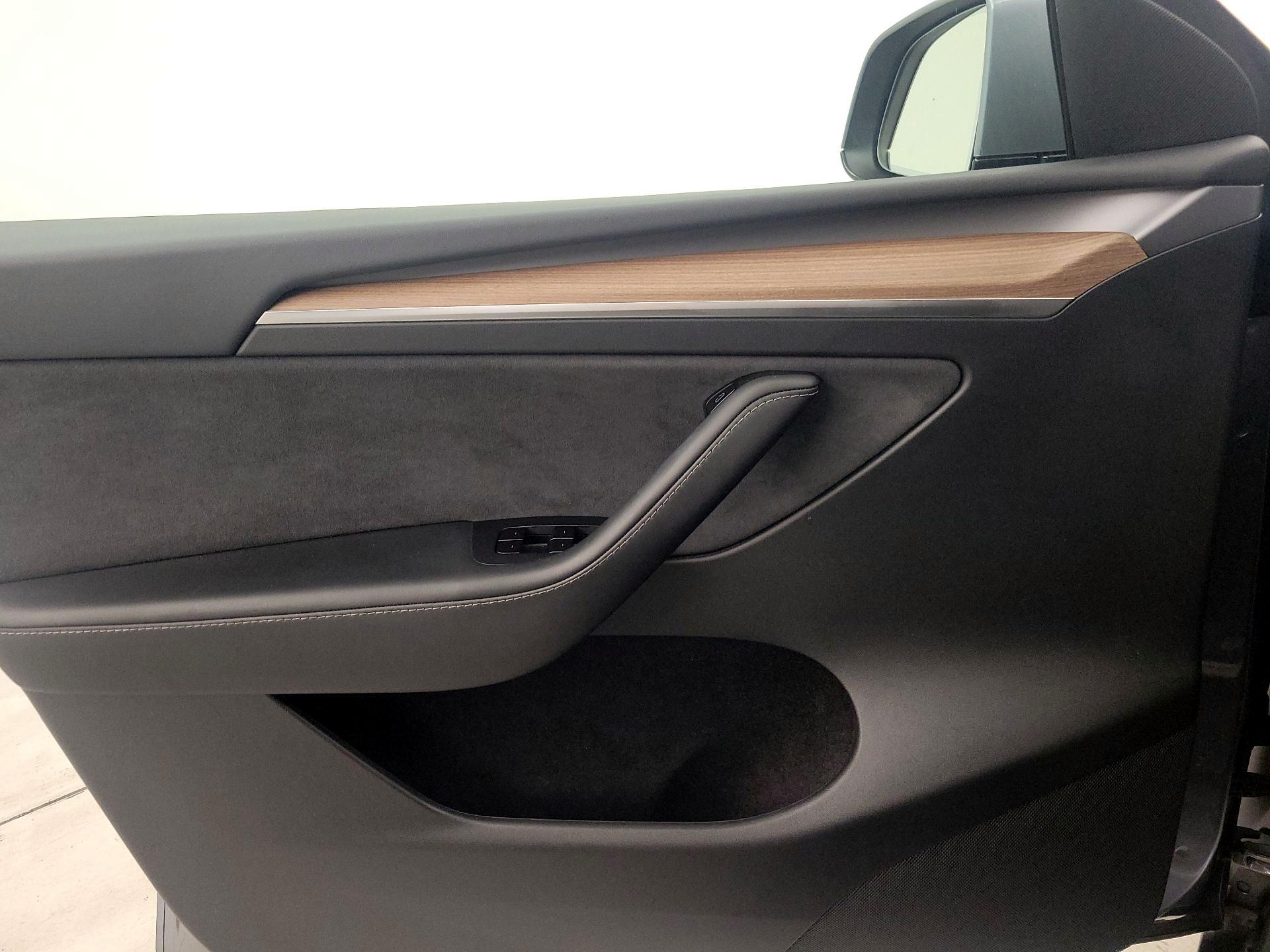 Thumbnail: 2025 Tesla Model Y - 12