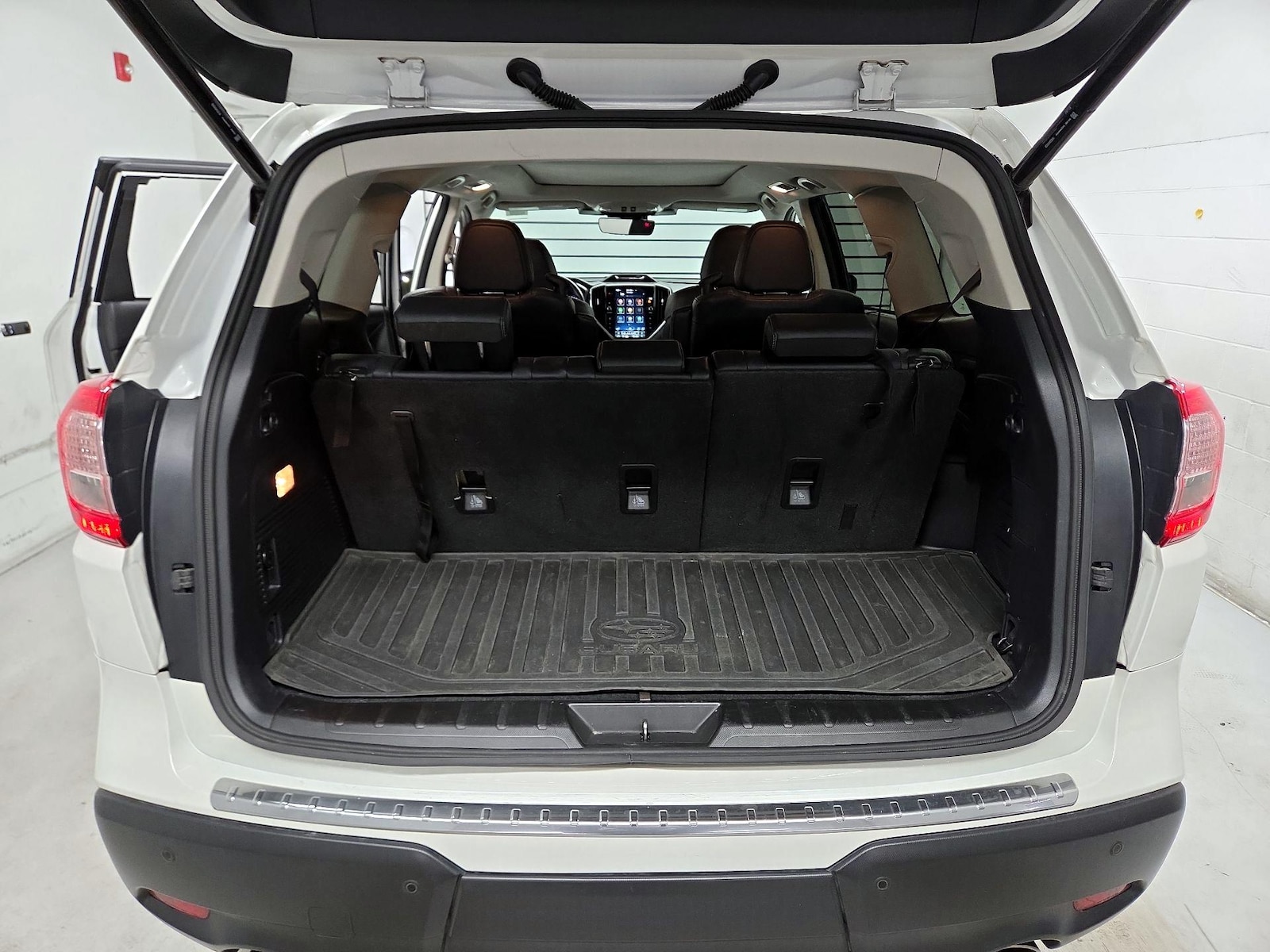 2023 Subaru Ascent Limited - Photo 18
