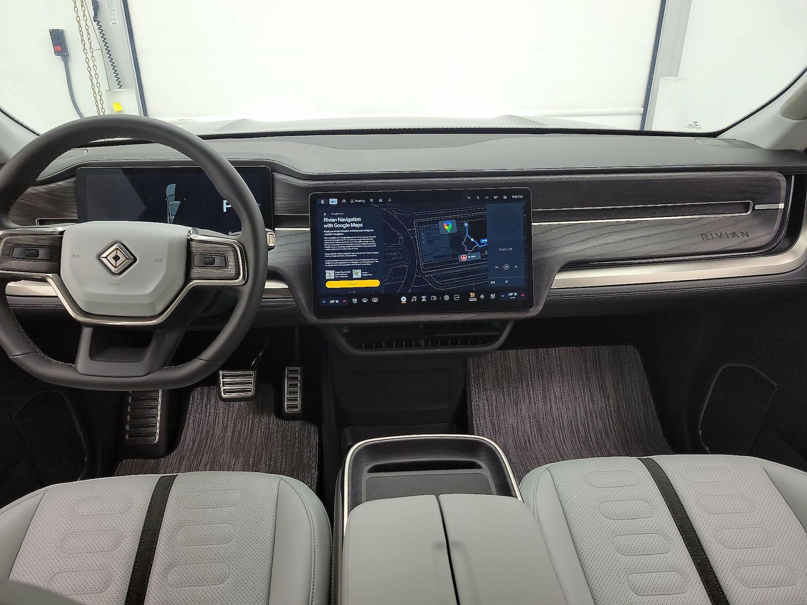 2023 Rivian R1S Adventure - Photo 10