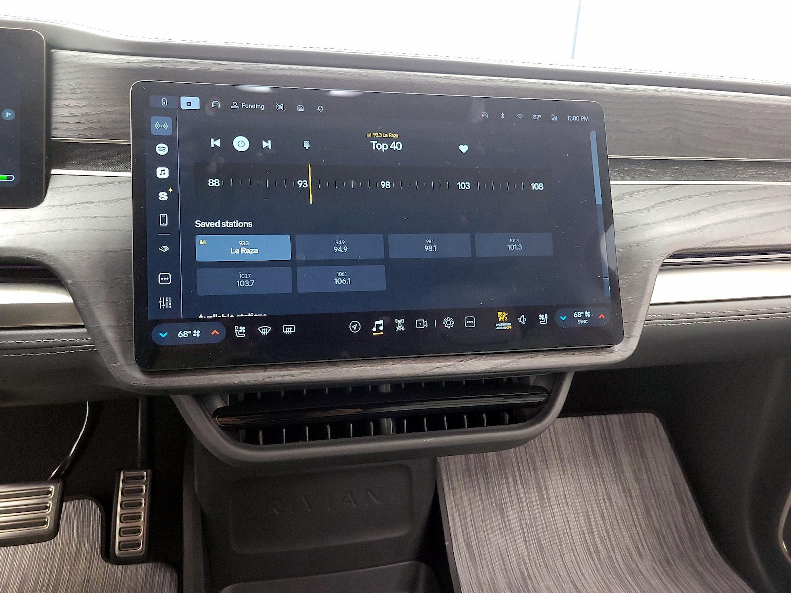 2023 Rivian R1S Adventure - Photo 17