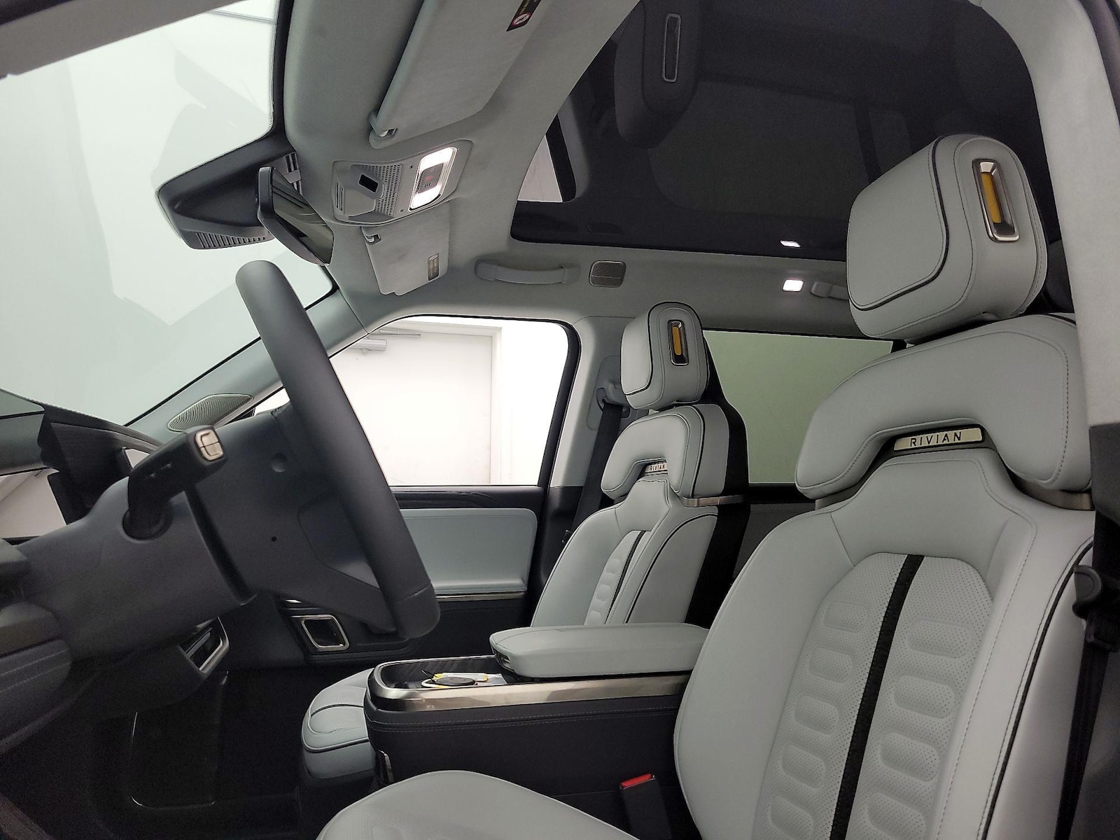 2023 Rivian R1S Adventure - Photo 21