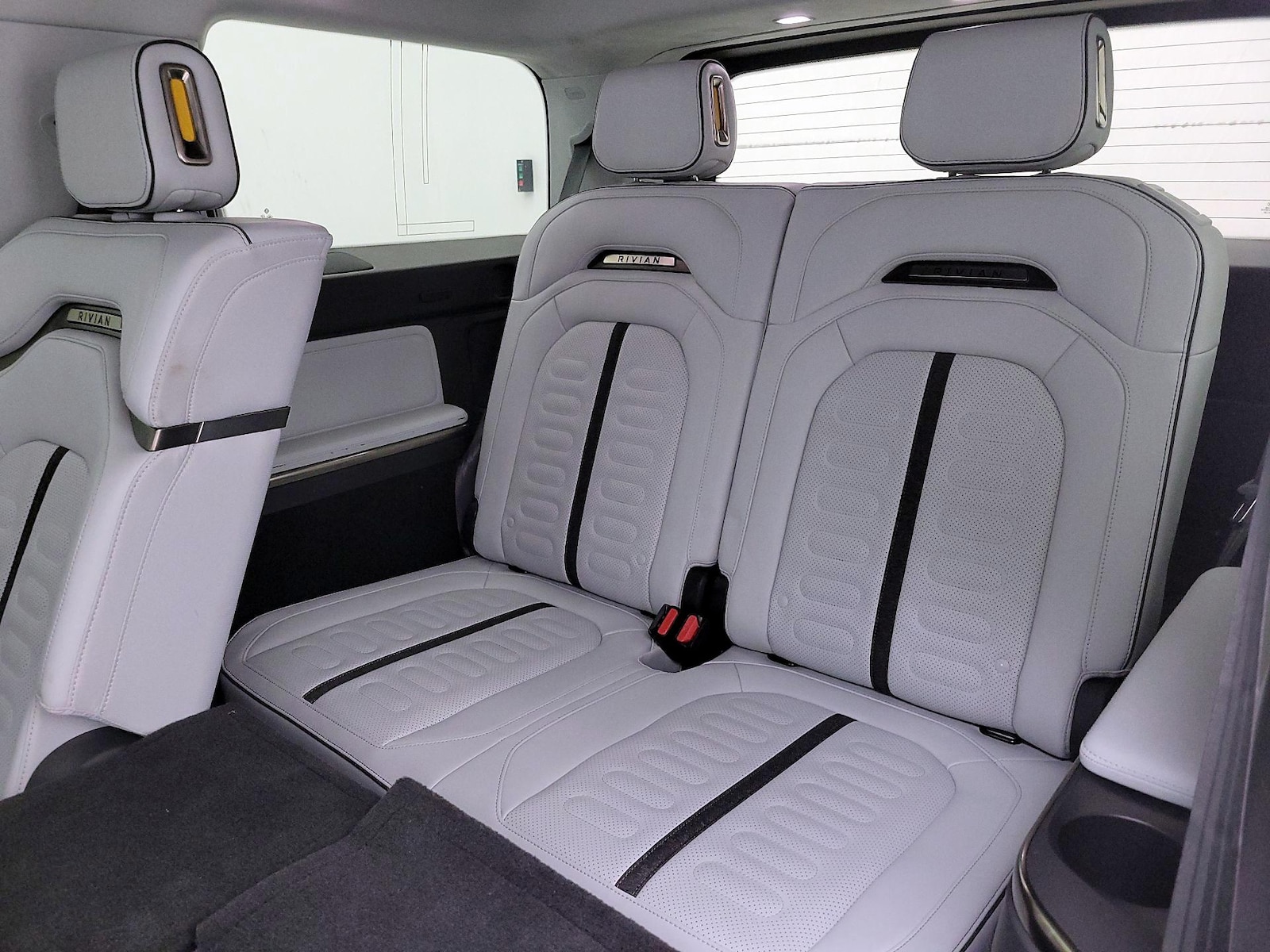 2023 Rivian R1S Adventure - Photo 23