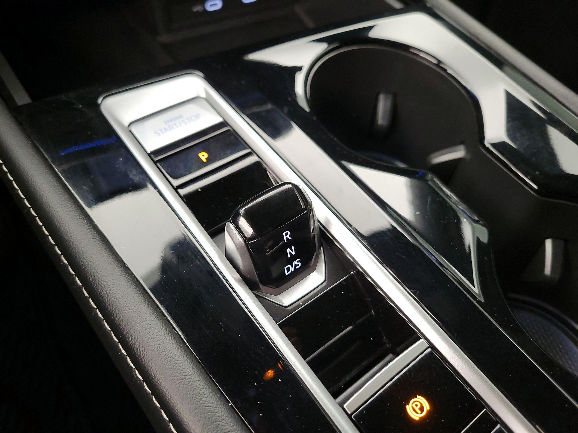 Thumbnail: 2024 Volkswagen Atlas - 17