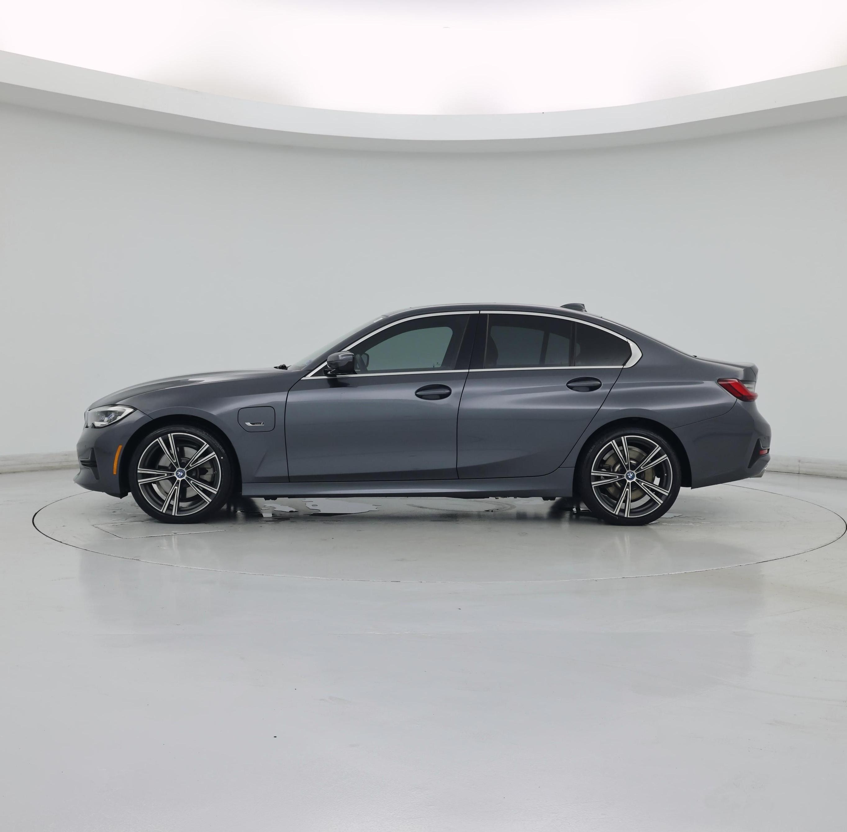 Thumbnail: 2022 BMW 3 Series - 3
