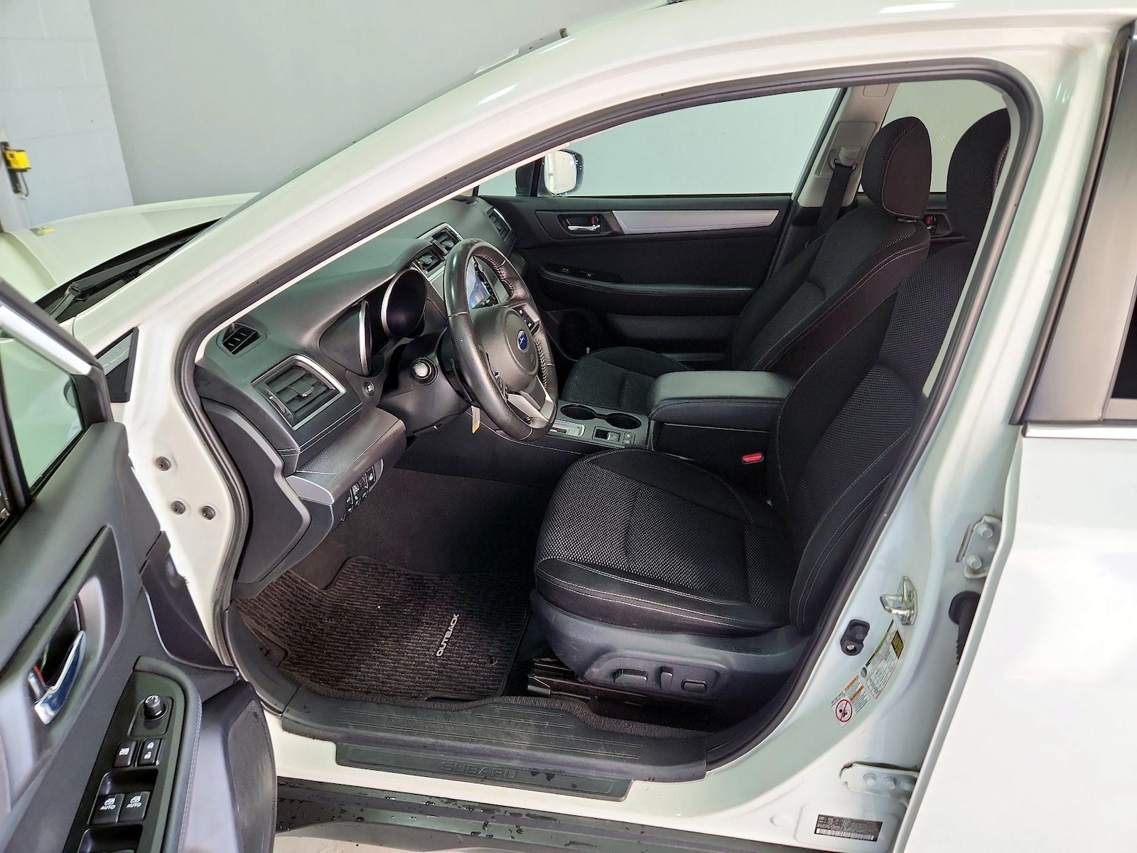 2019 Subaru Outback Premium - Photo 12