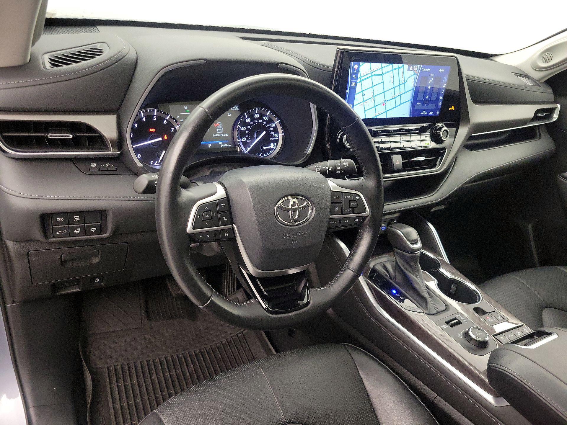 Thumbnail: 2022 Toyota Highlander - 9