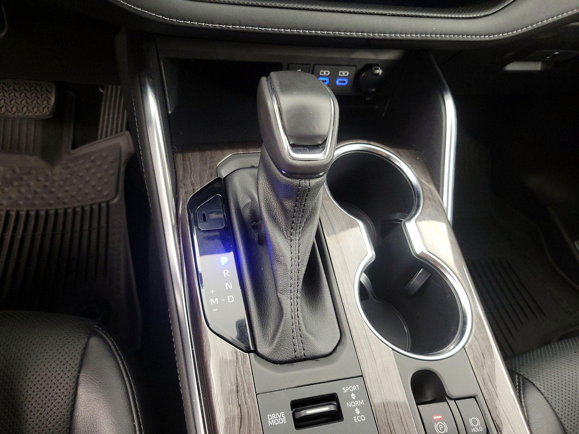 Thumbnail: 2022 Toyota Highlander - 18