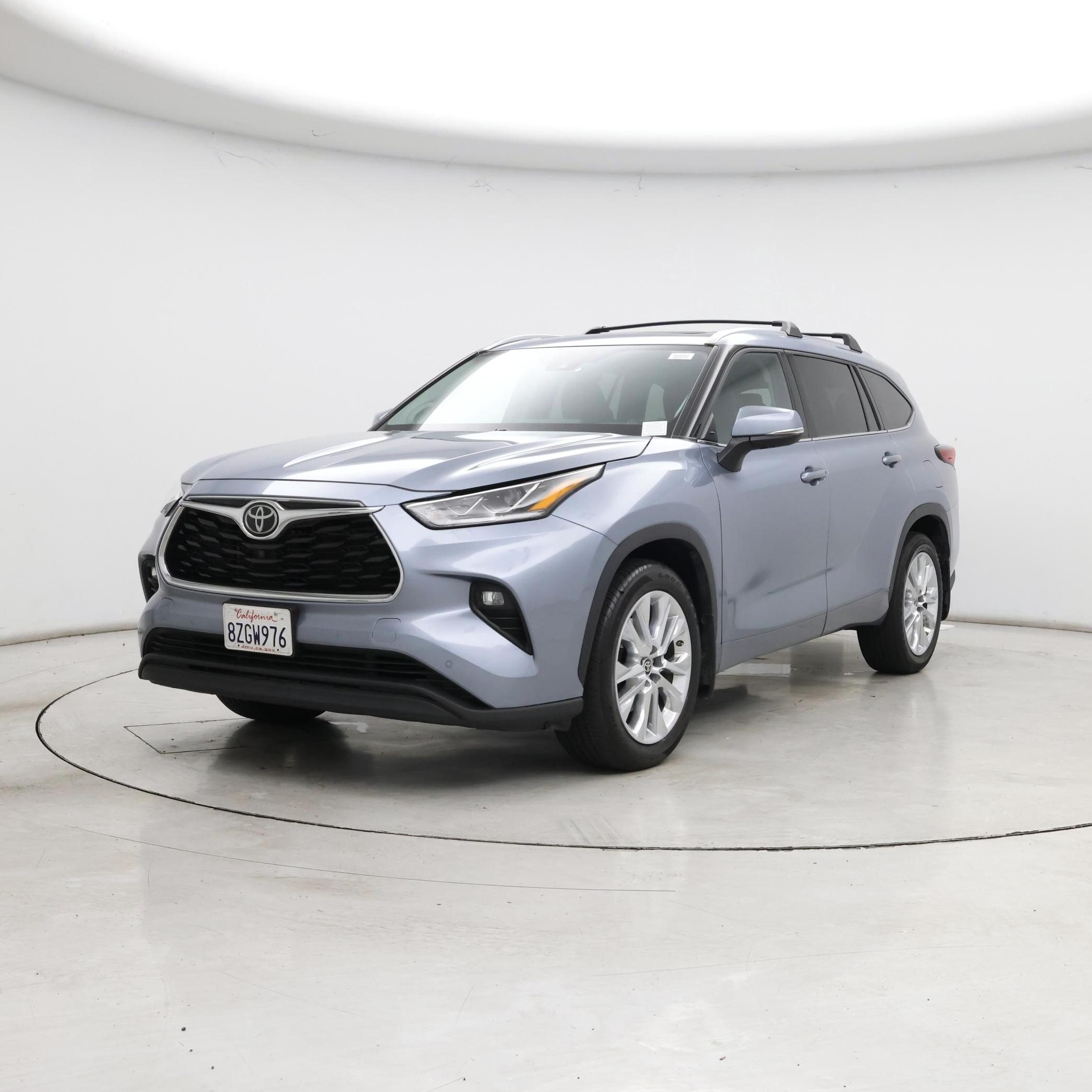 Thumbnail: 2022 Toyota Highlander - 4