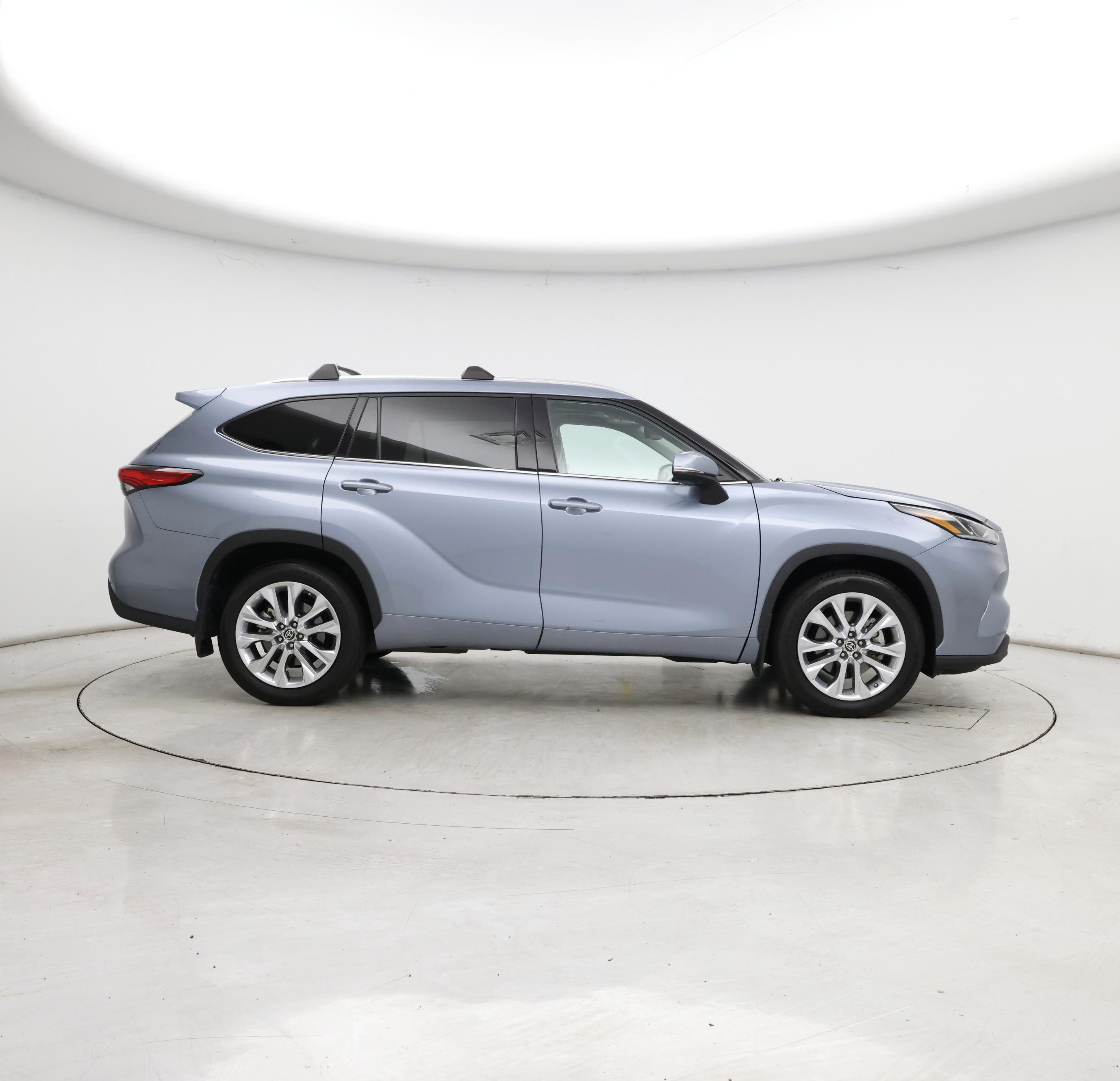Thumbnail: 2022 Toyota Highlander - 7