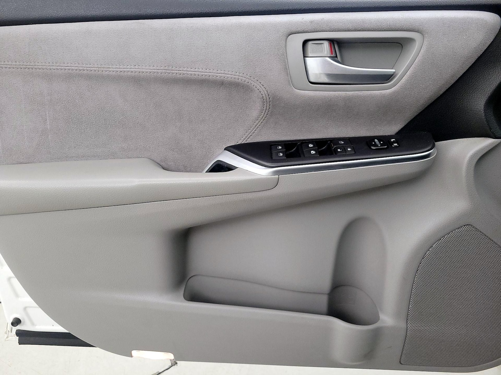 2017 Toyota Camry XSE - Photo 13