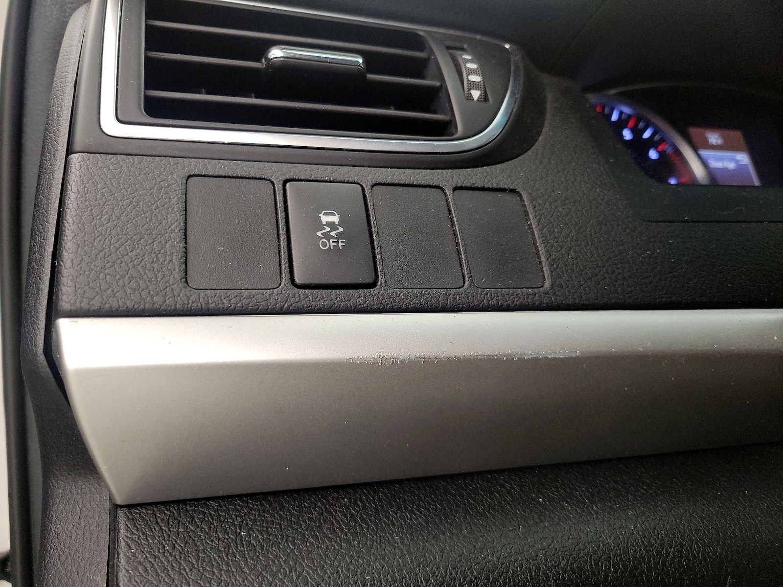2017 Toyota Camry XSE - Photo 14
