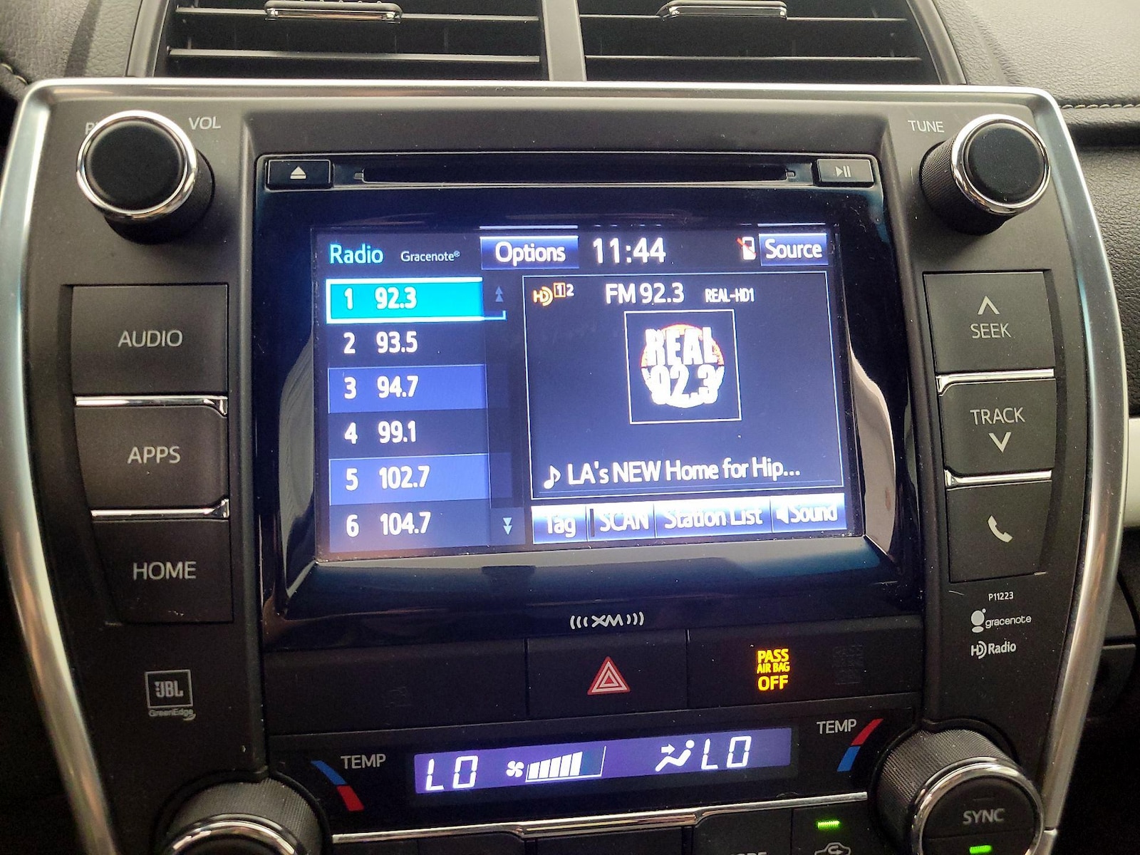 2017 Toyota Camry XSE - Photo 16