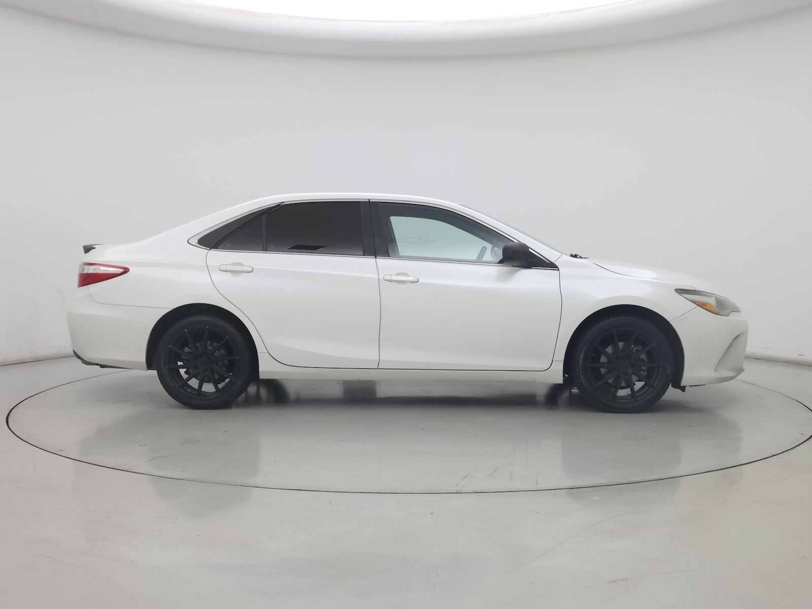 2017 Toyota Camry XSE - Photo 8