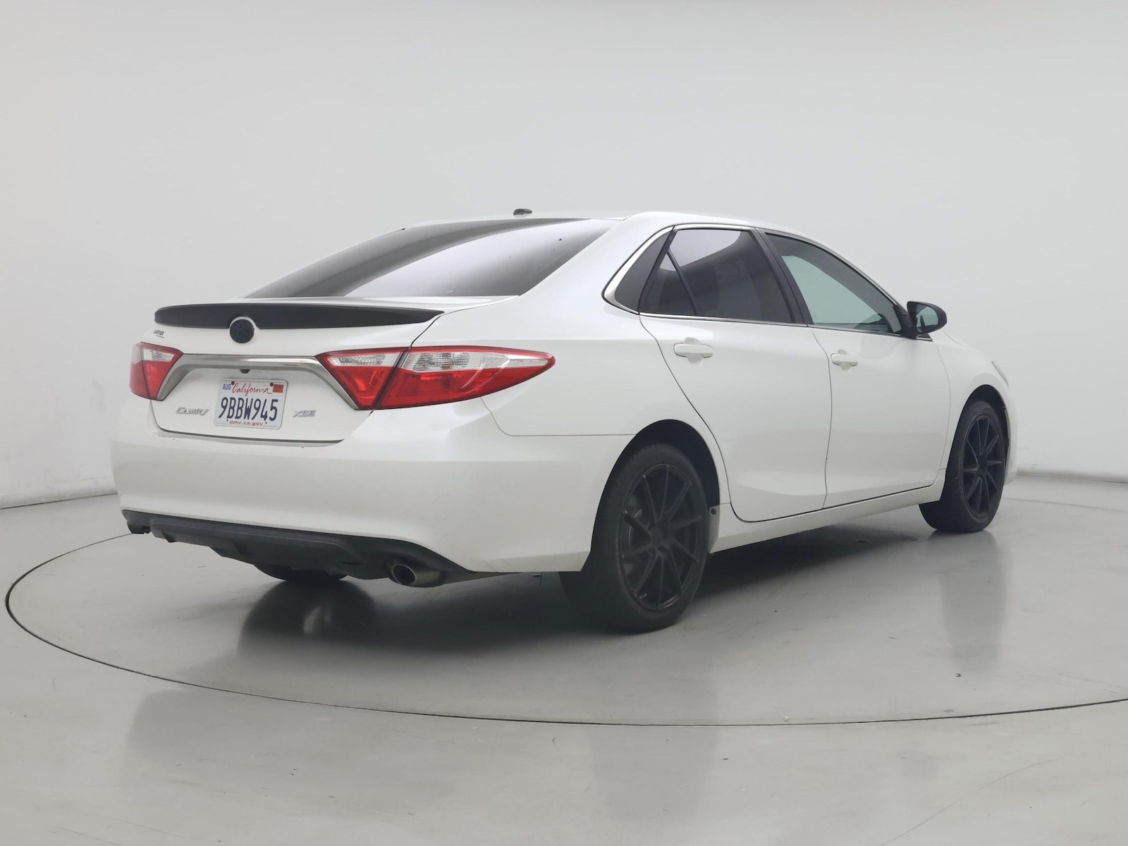2017 Toyota Camry XSE - Photo 9