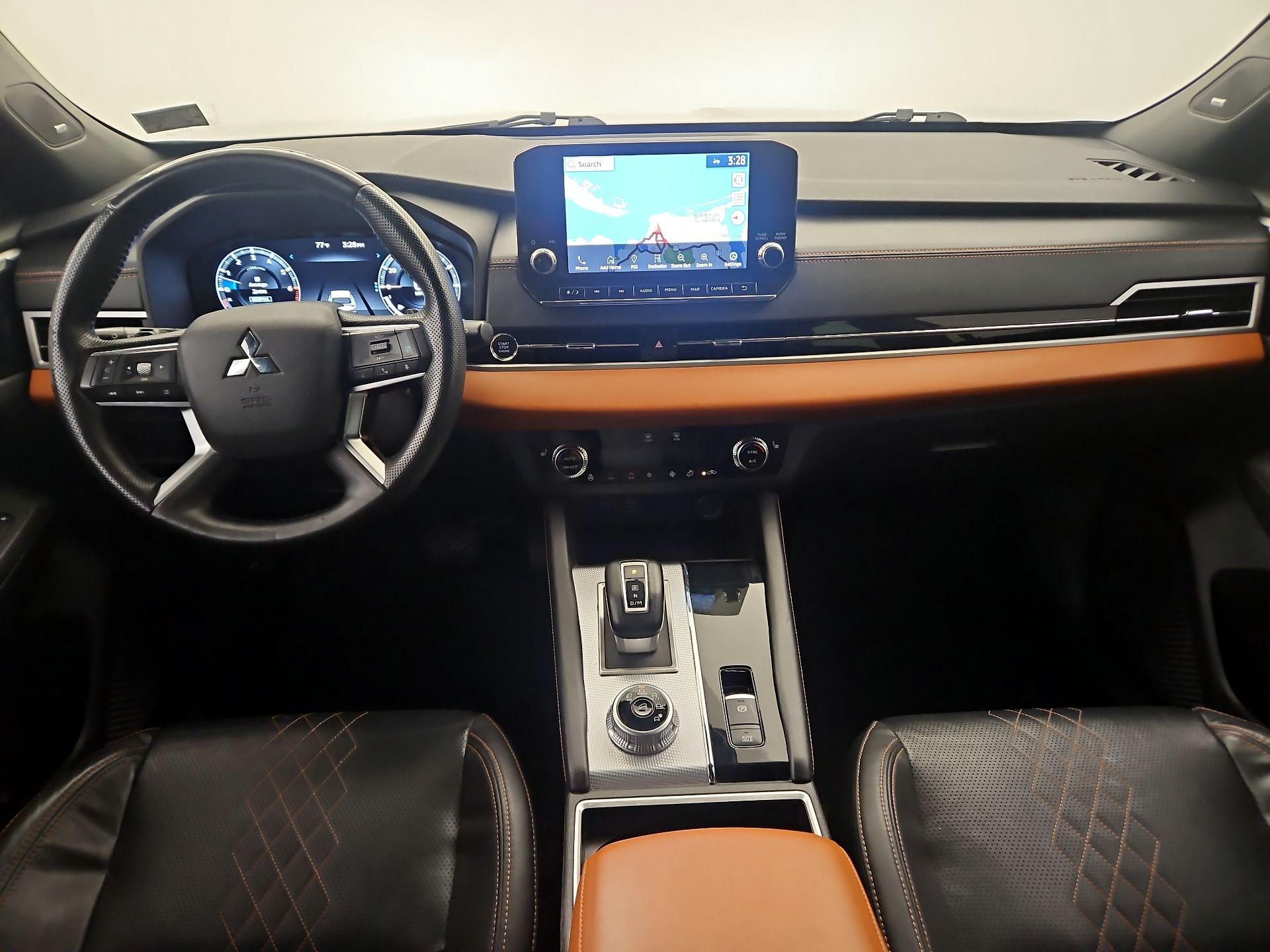 Thumbnail: 2022 Mitsubishi Outlander - 9