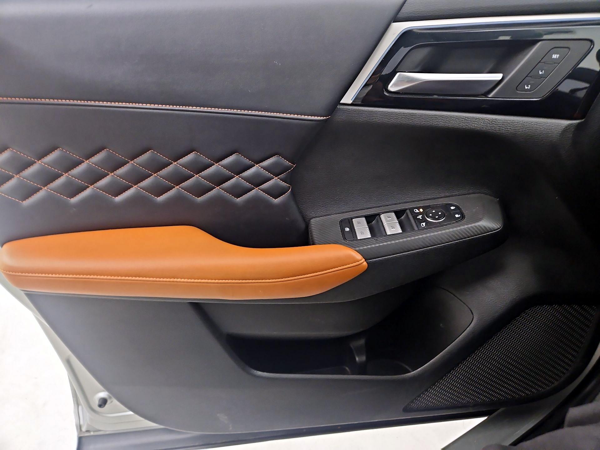 Thumbnail: 2022 Mitsubishi Outlander - 12