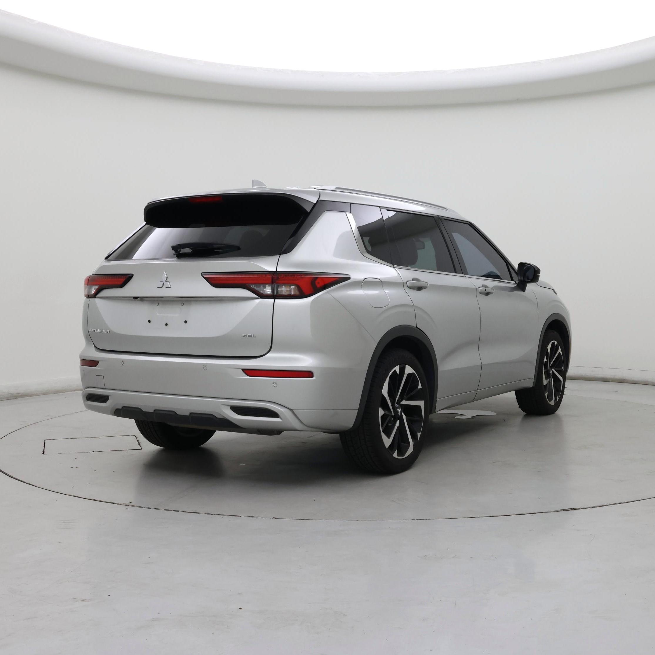 Thumbnail: 2022 Mitsubishi Outlander - 8