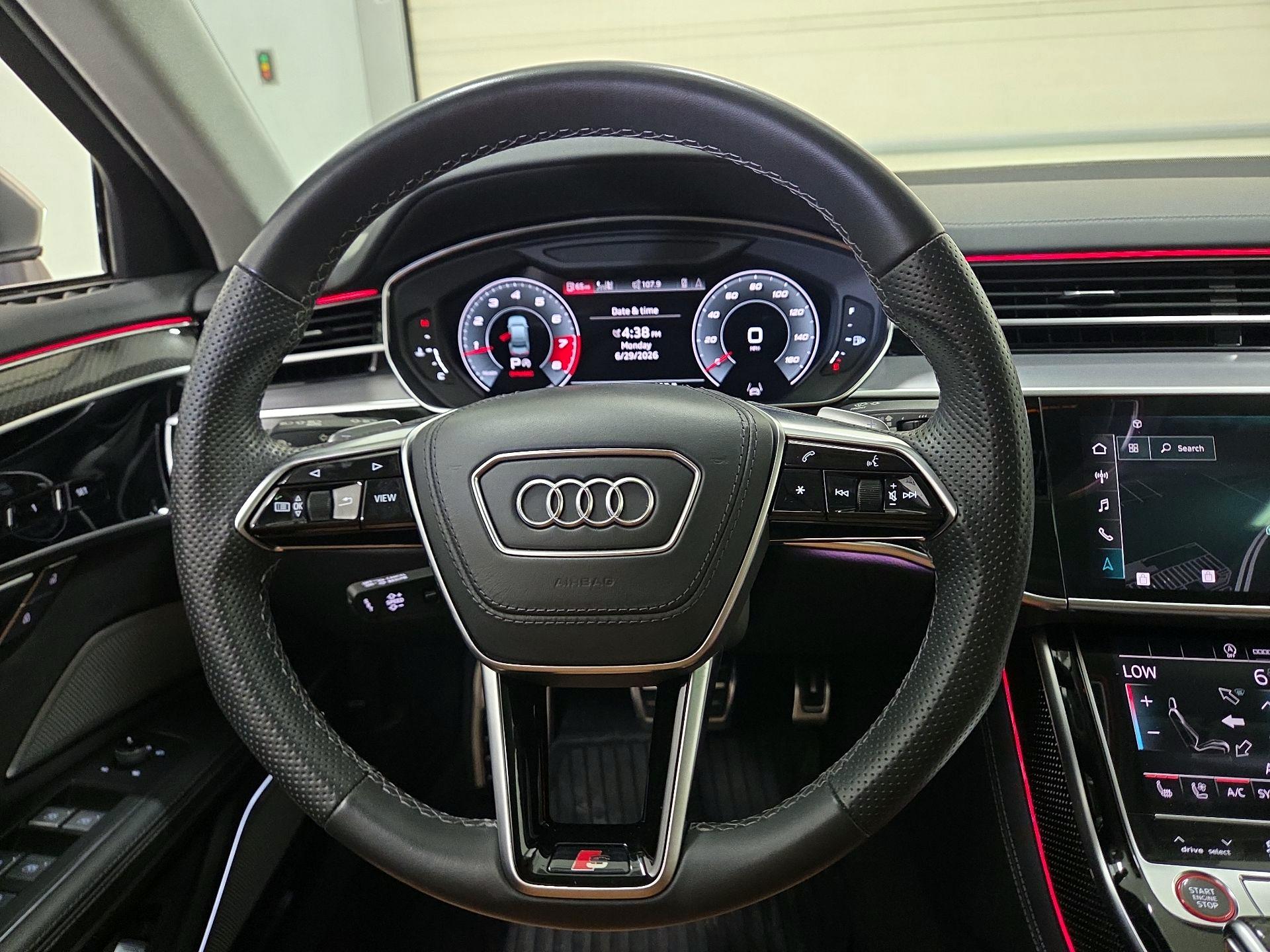 Thumbnail: 2022 Audi S8 - 10