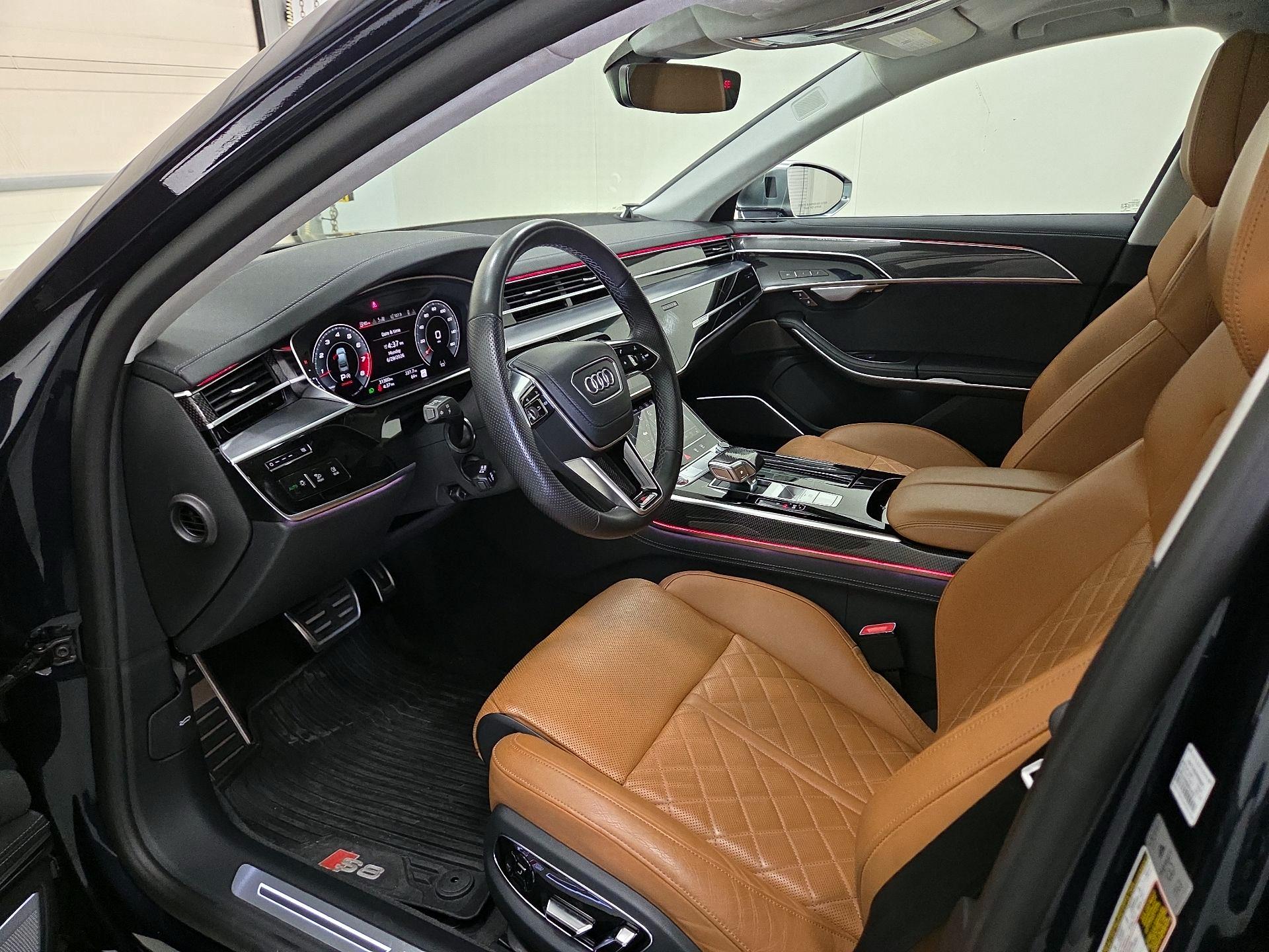 Thumbnail: 2022 Audi S8 - 11
