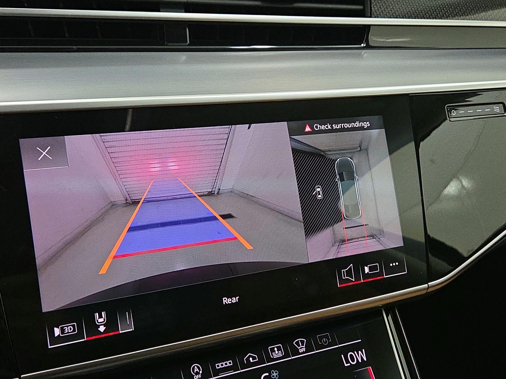 Thumbnail: 2022 Audi S8 - 15
