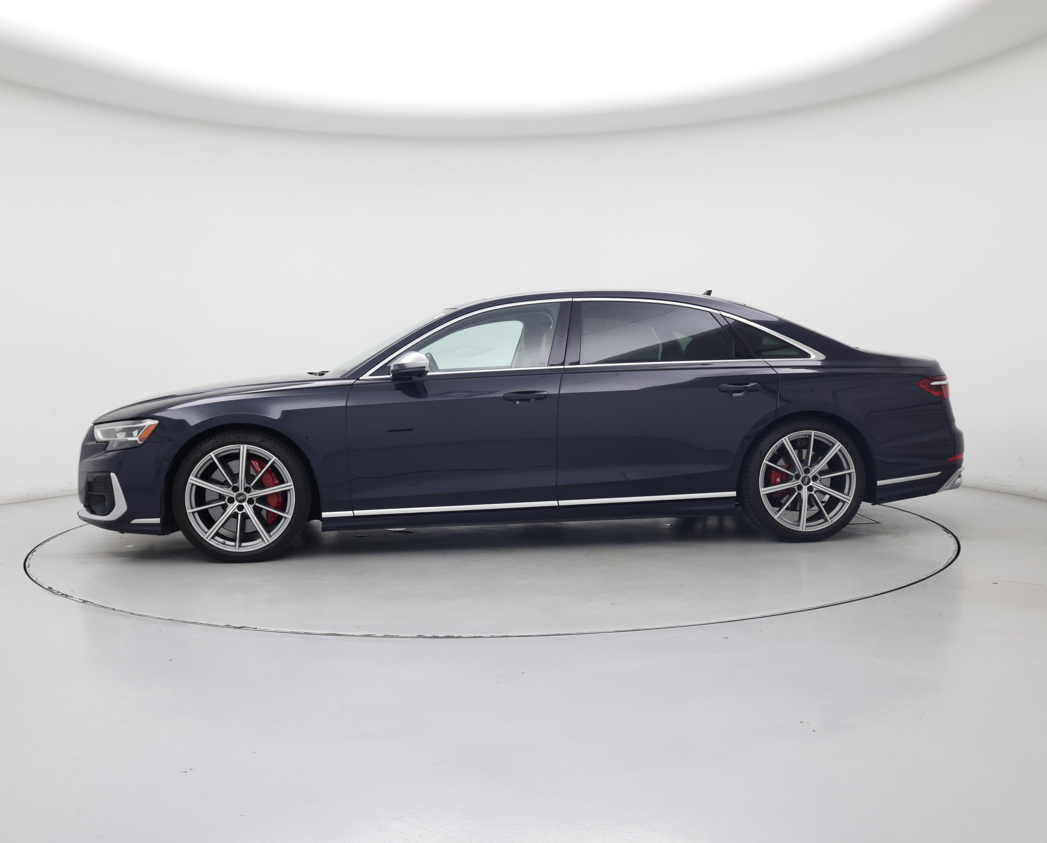 Thumbnail: 2022 Audi S8 - 3