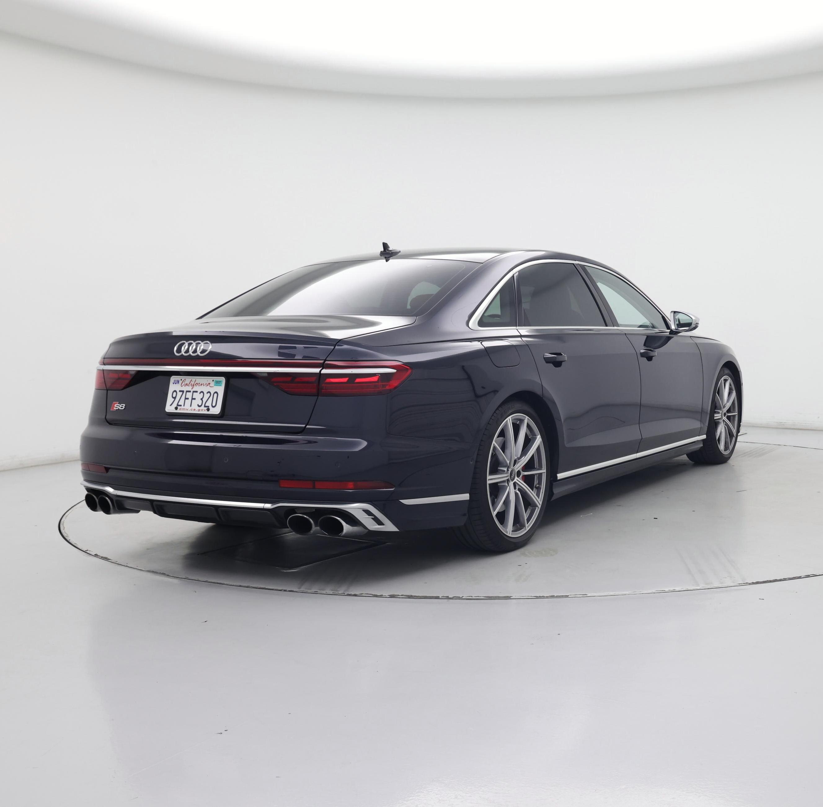 Thumbnail: 2022 Audi S8 - 8