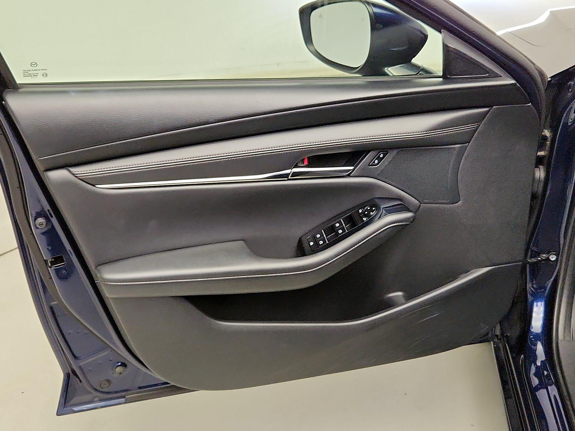 Thumbnail: 2021 Mazda Mazda3 - 12