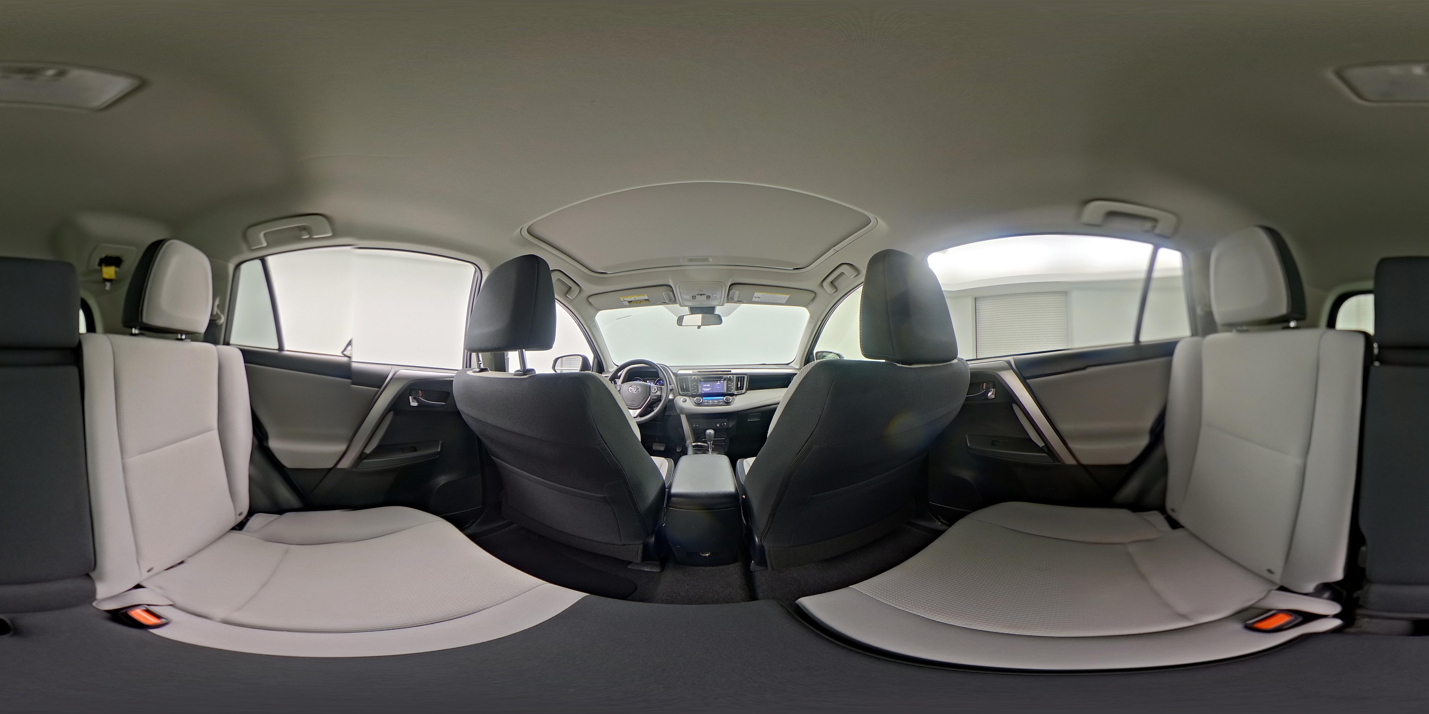 2018 Toyota RAV4 XLE - Photo 25