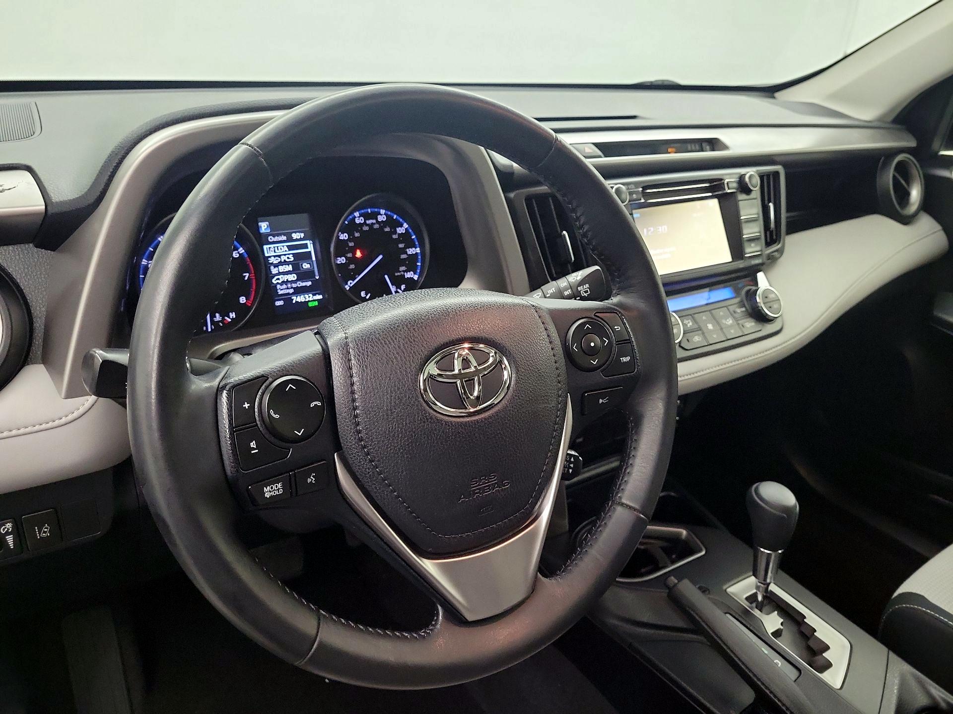 Thumbnail: 2018 Toyota RAV4 - 9