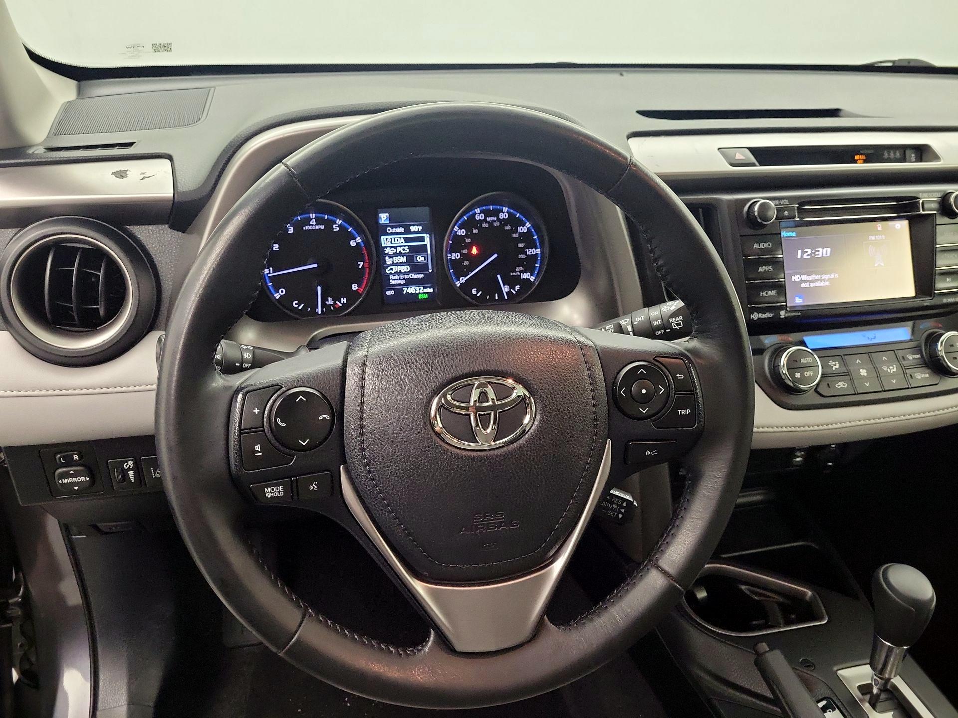 Thumbnail: 2018 Toyota RAV4 - 10