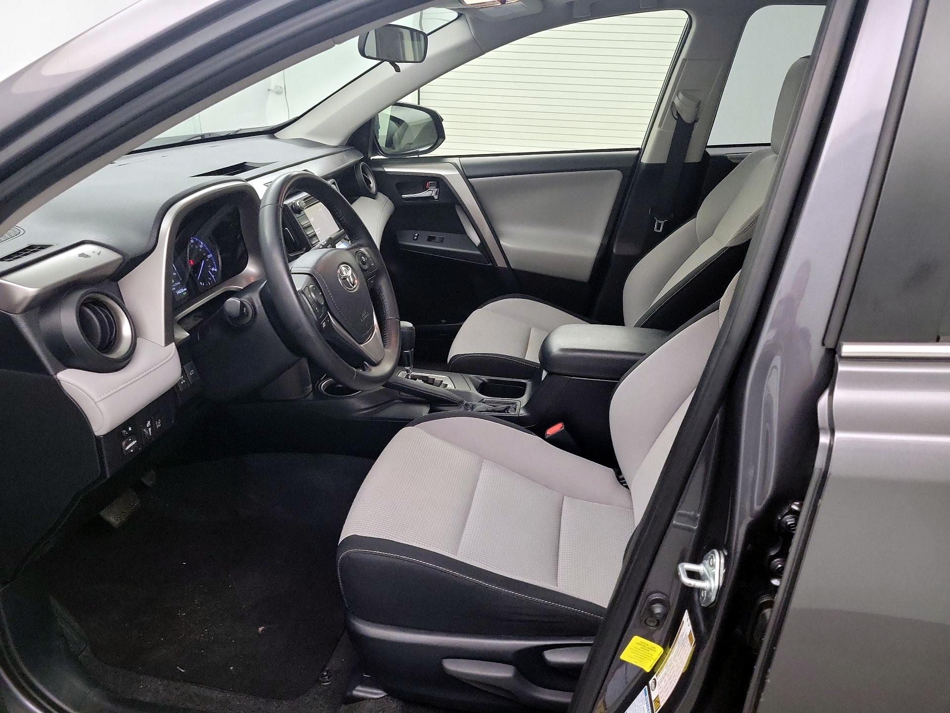 Thumbnail: 2018 Toyota RAV4 - 11