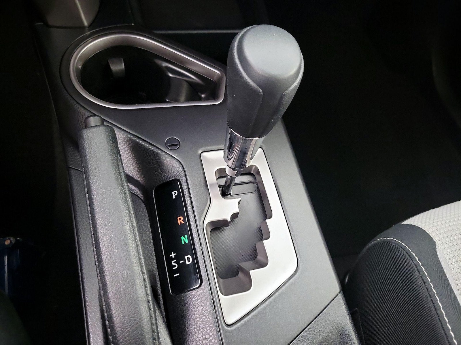 2018 Toyota RAV4 XLE - Photo 17