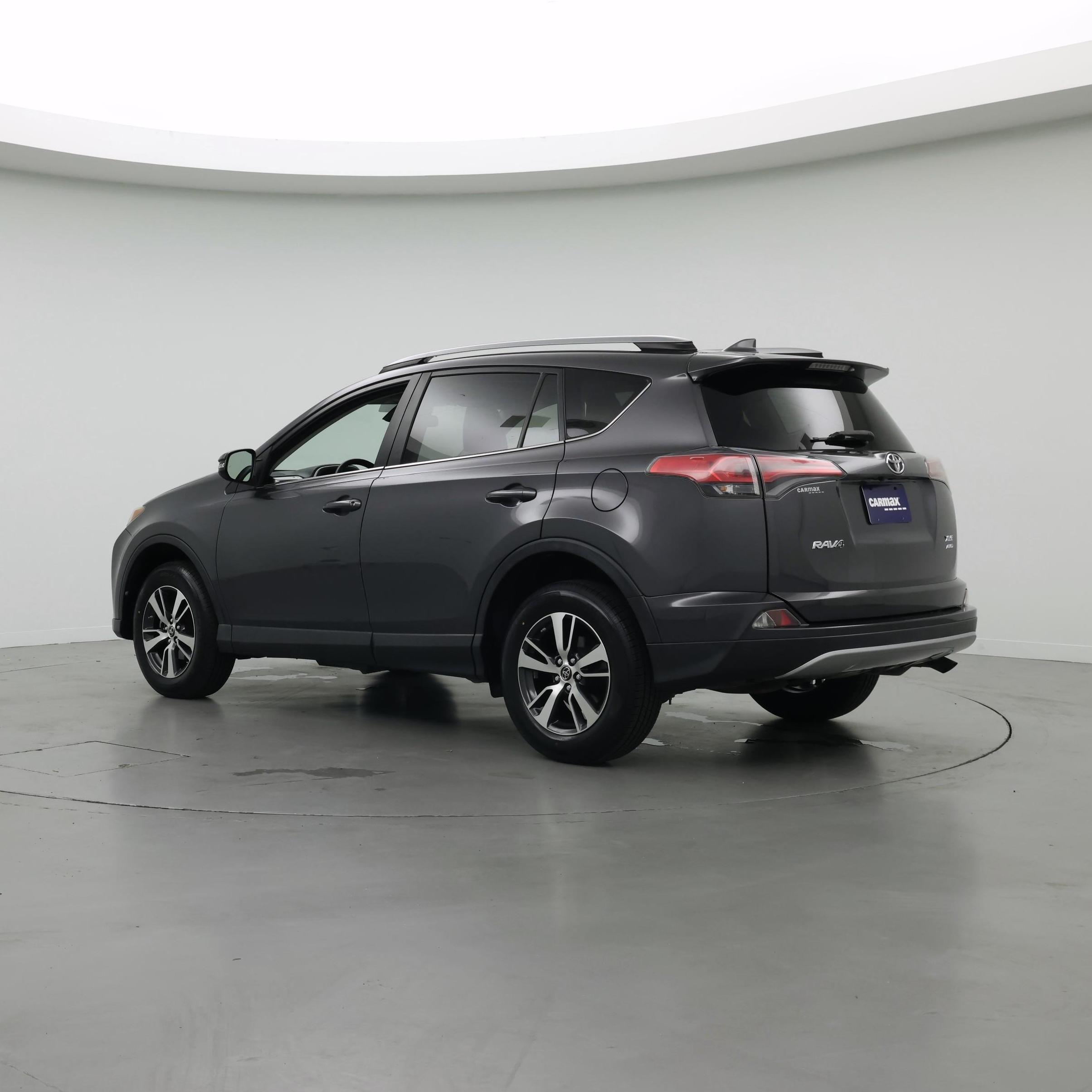 Thumbnail: 2018 Toyota RAV4 - 2