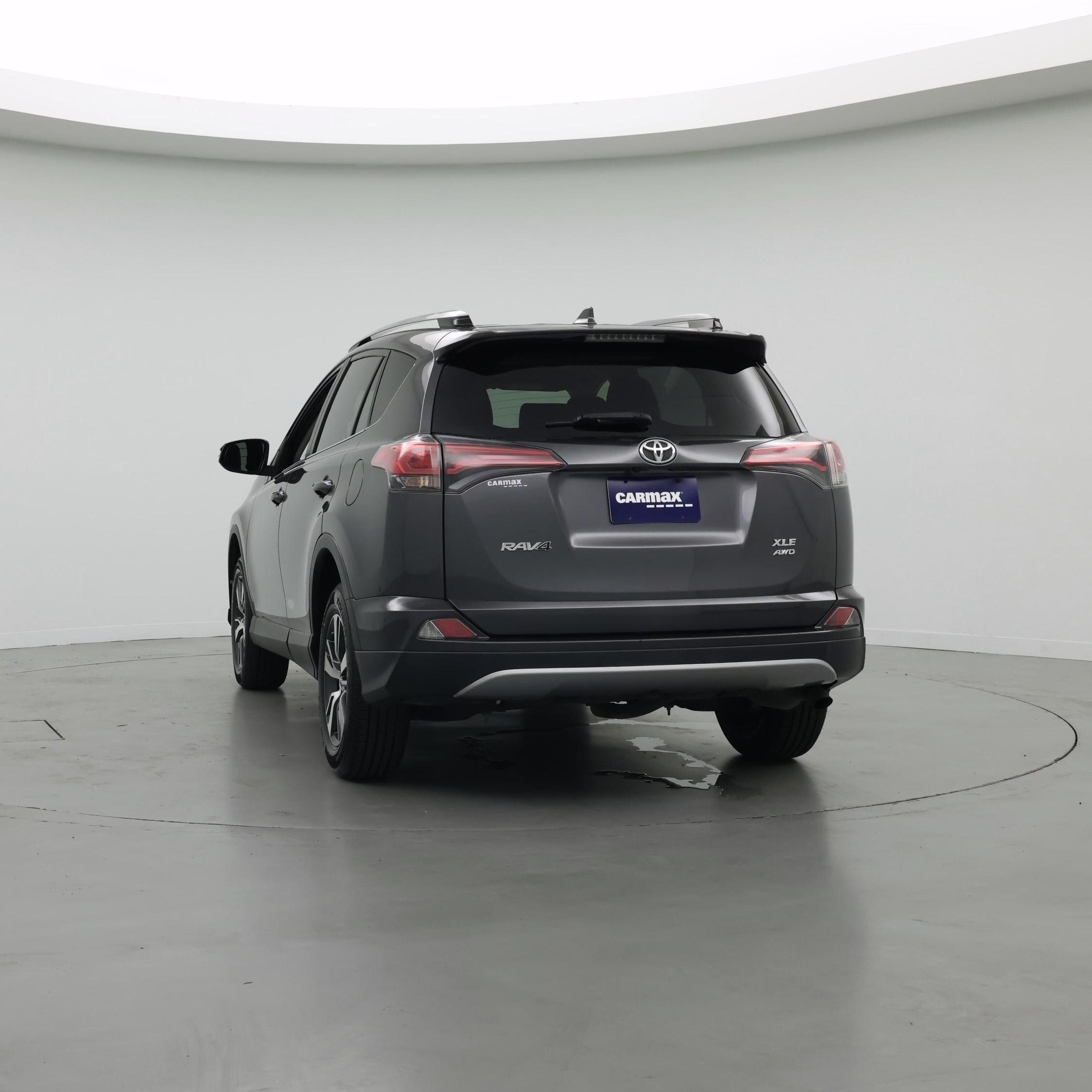 Thumbnail: 2018 Toyota RAV4 - 6