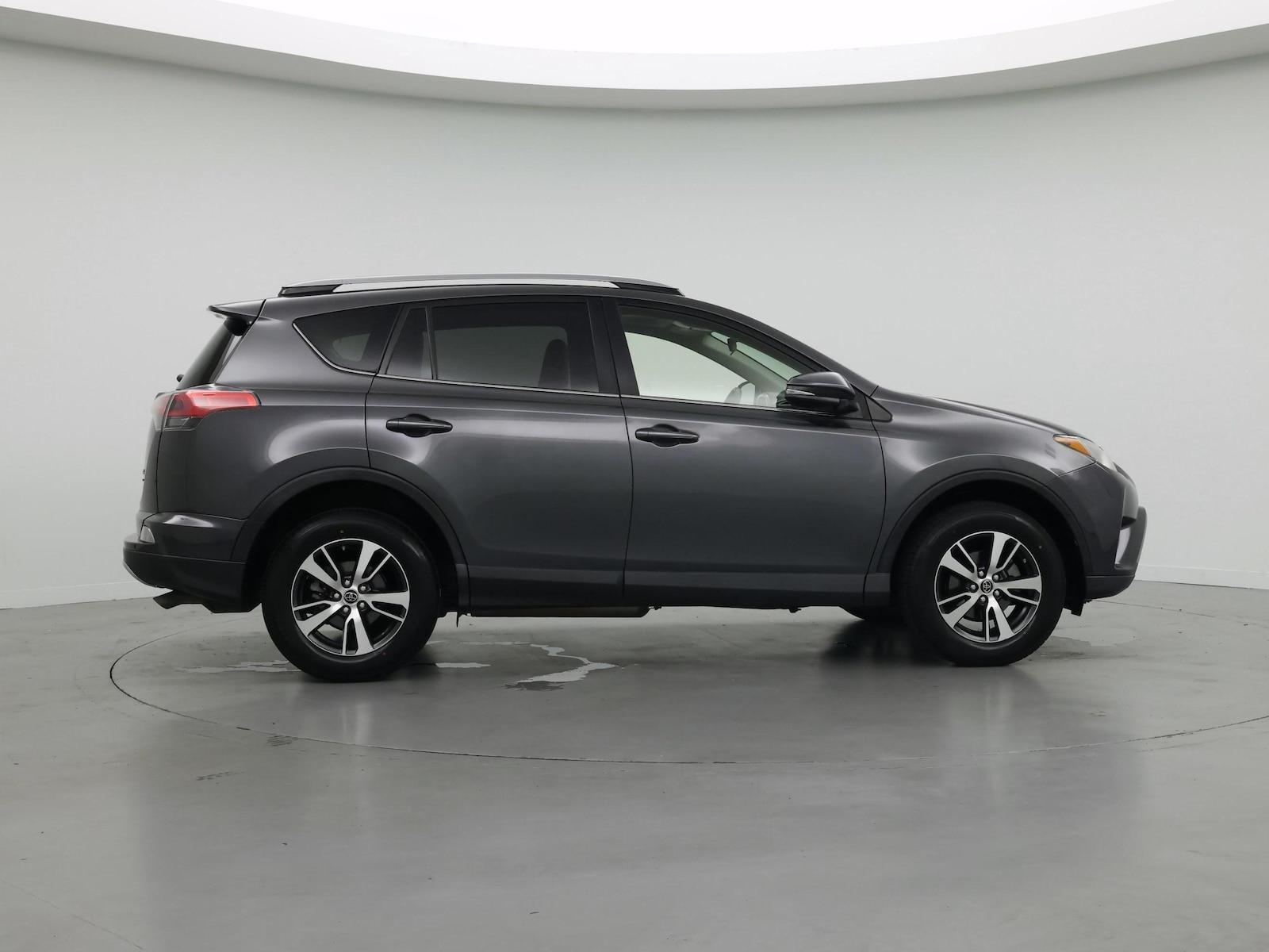 2018 Toyota RAV4 XLE - Photo 8