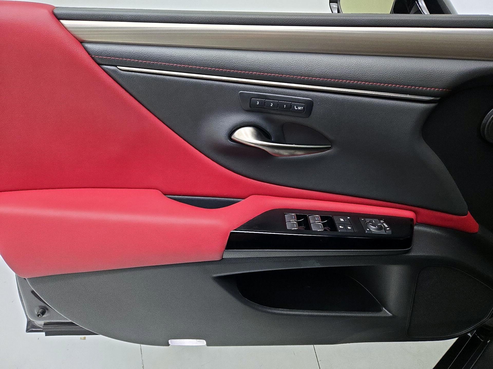 Thumbnail: 2022 Lexus ES - 12