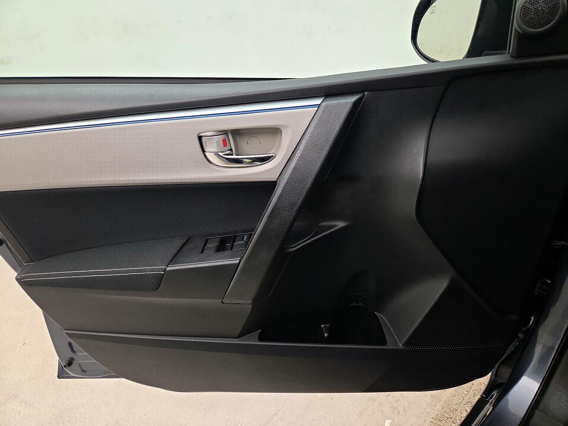 Thumbnail: 2016 Toyota Corolla - 12