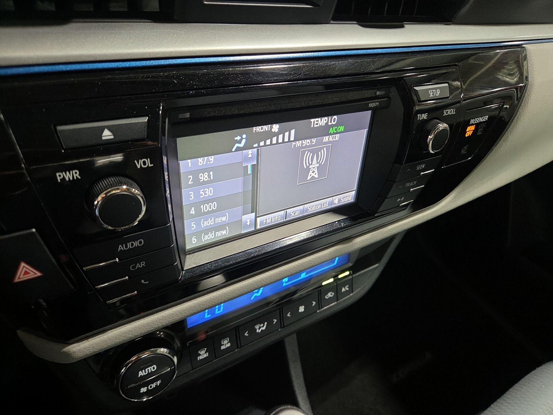 Thumbnail: 2016 Toyota Corolla - 15