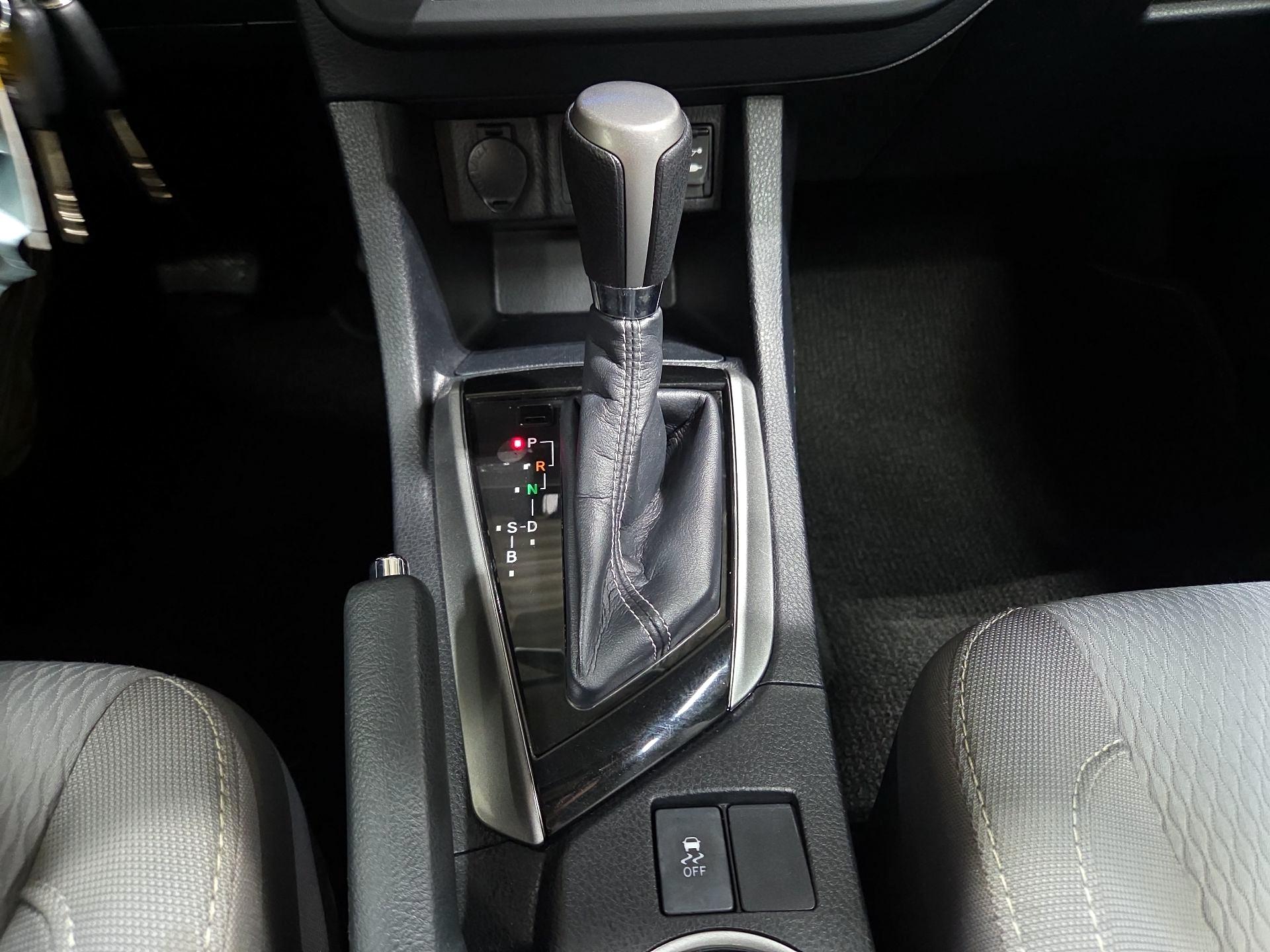 Thumbnail: 2016 Toyota Corolla - 17
