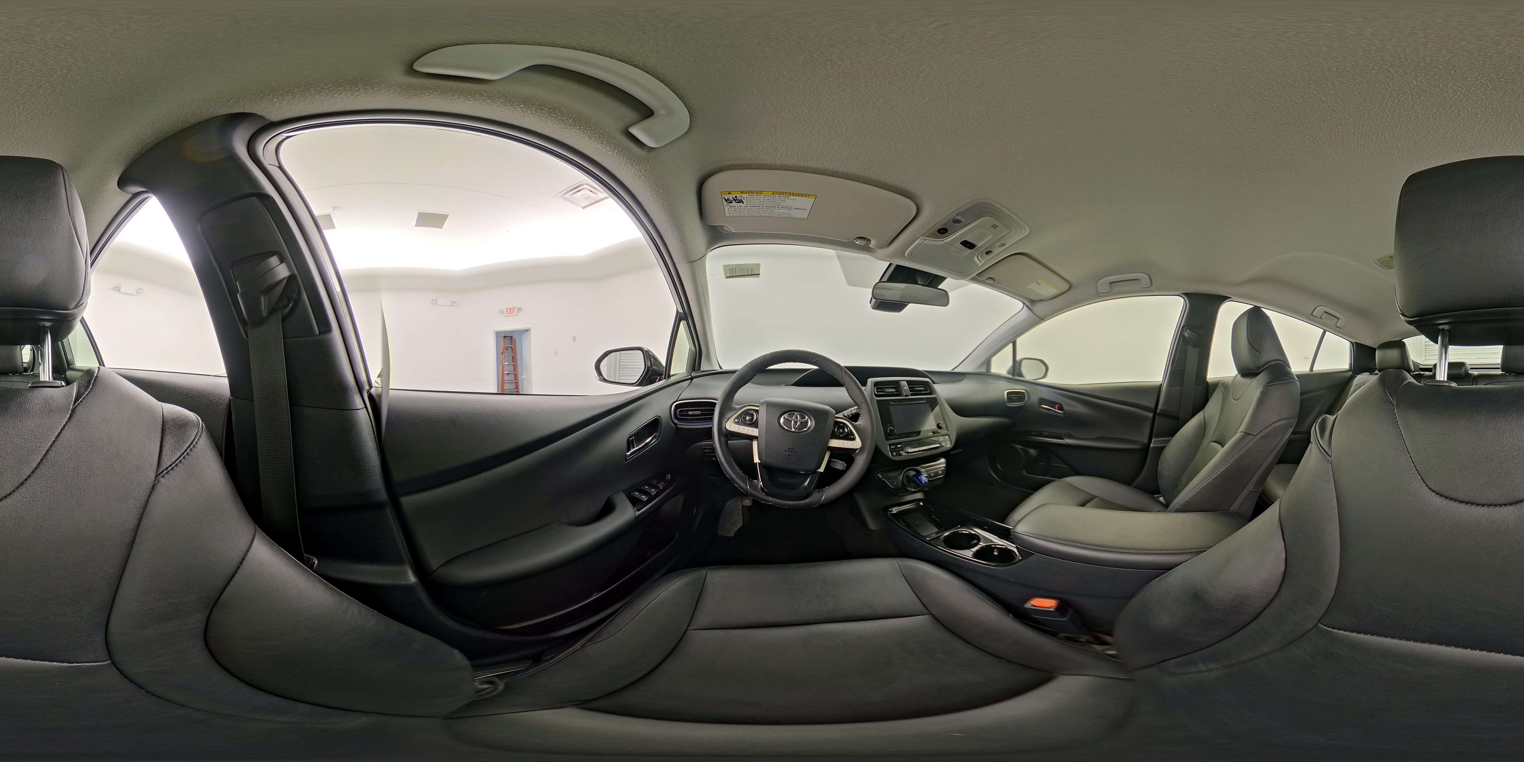 2018 Toyota Prius Three - Photo 27