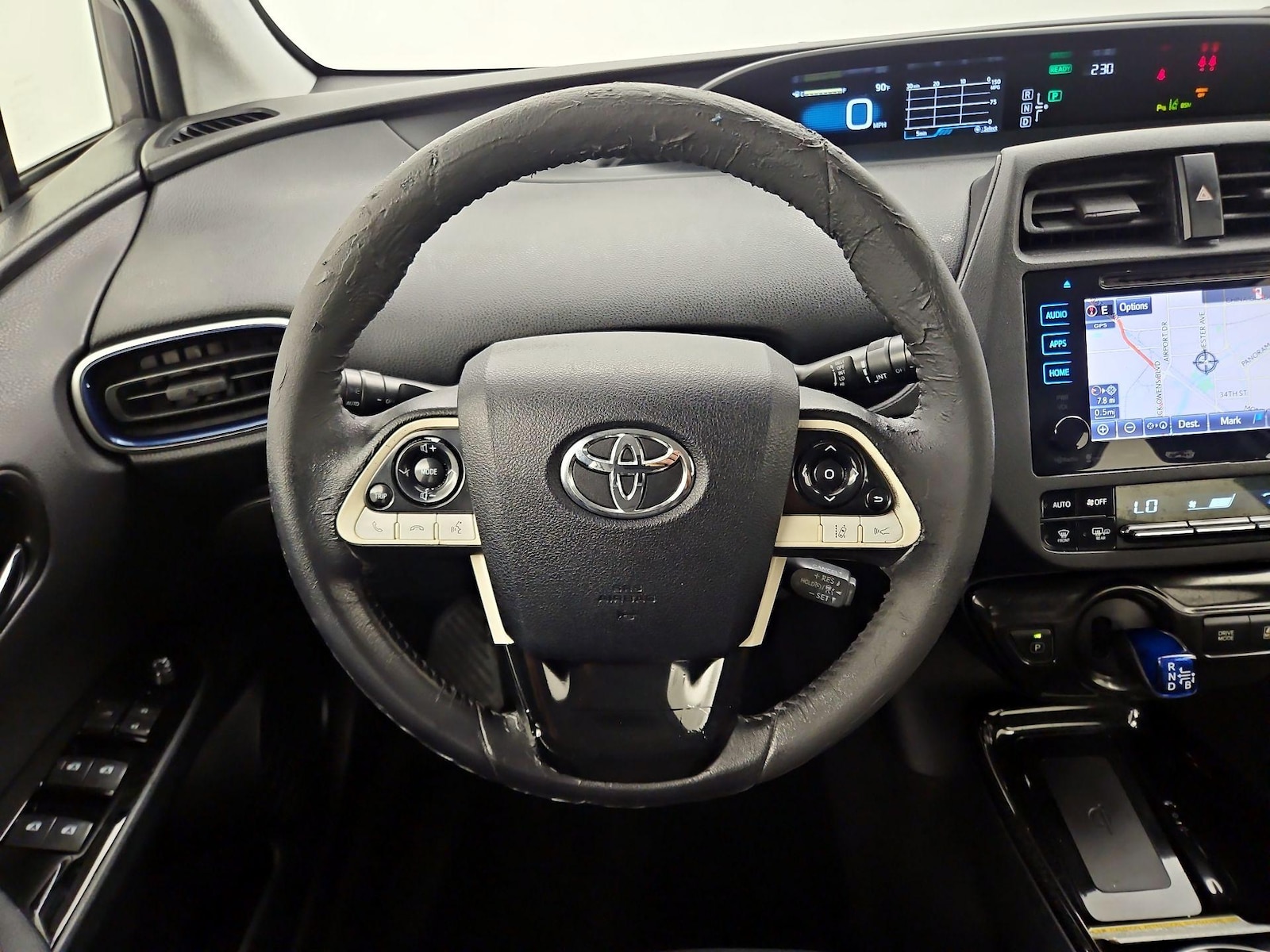 2018 Toyota Prius Three - Photo 11