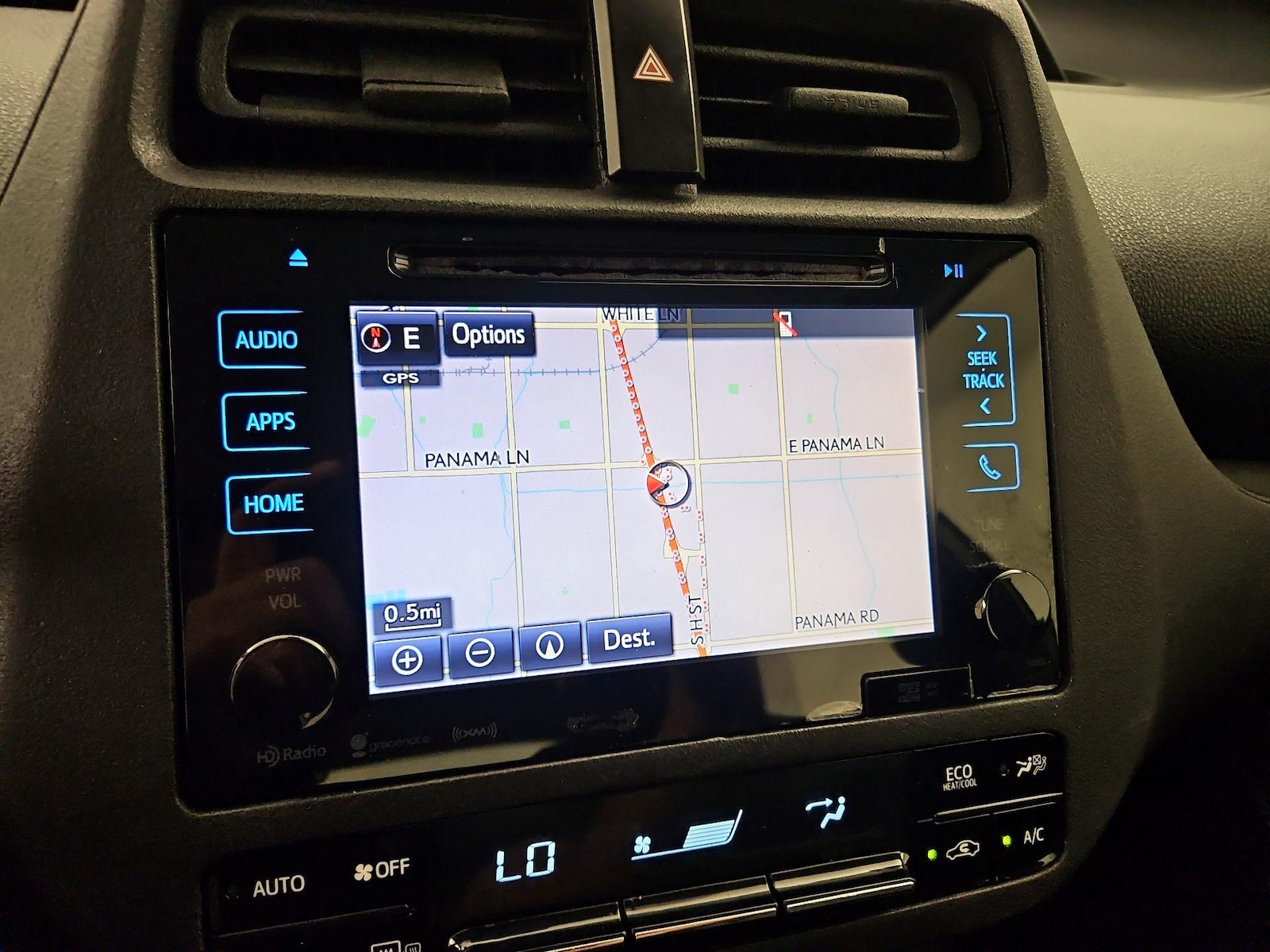 2018 Toyota Prius Three - Photo 15
