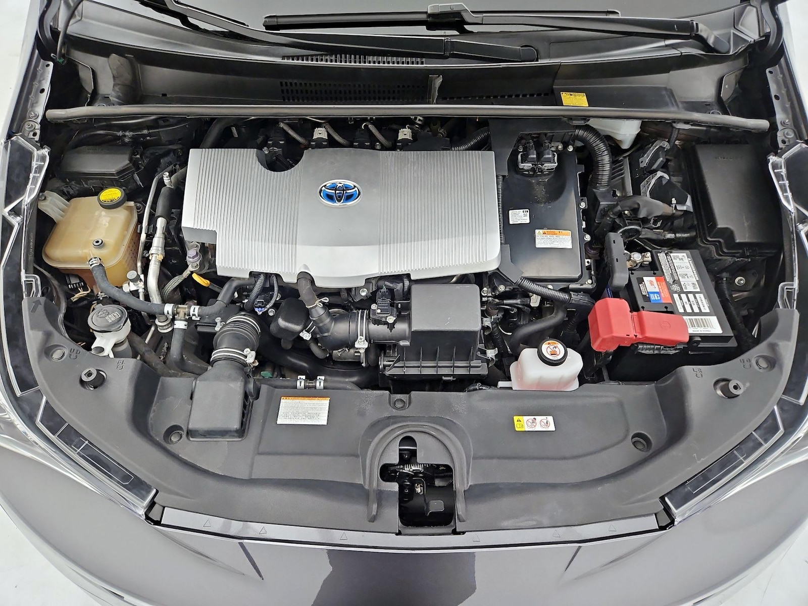 2018 Toyota Prius Three - Photo 23