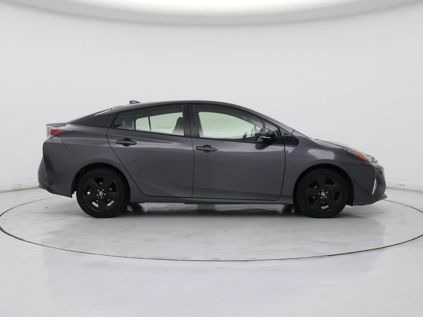 2018 Toyota Prius Three - Photo 8