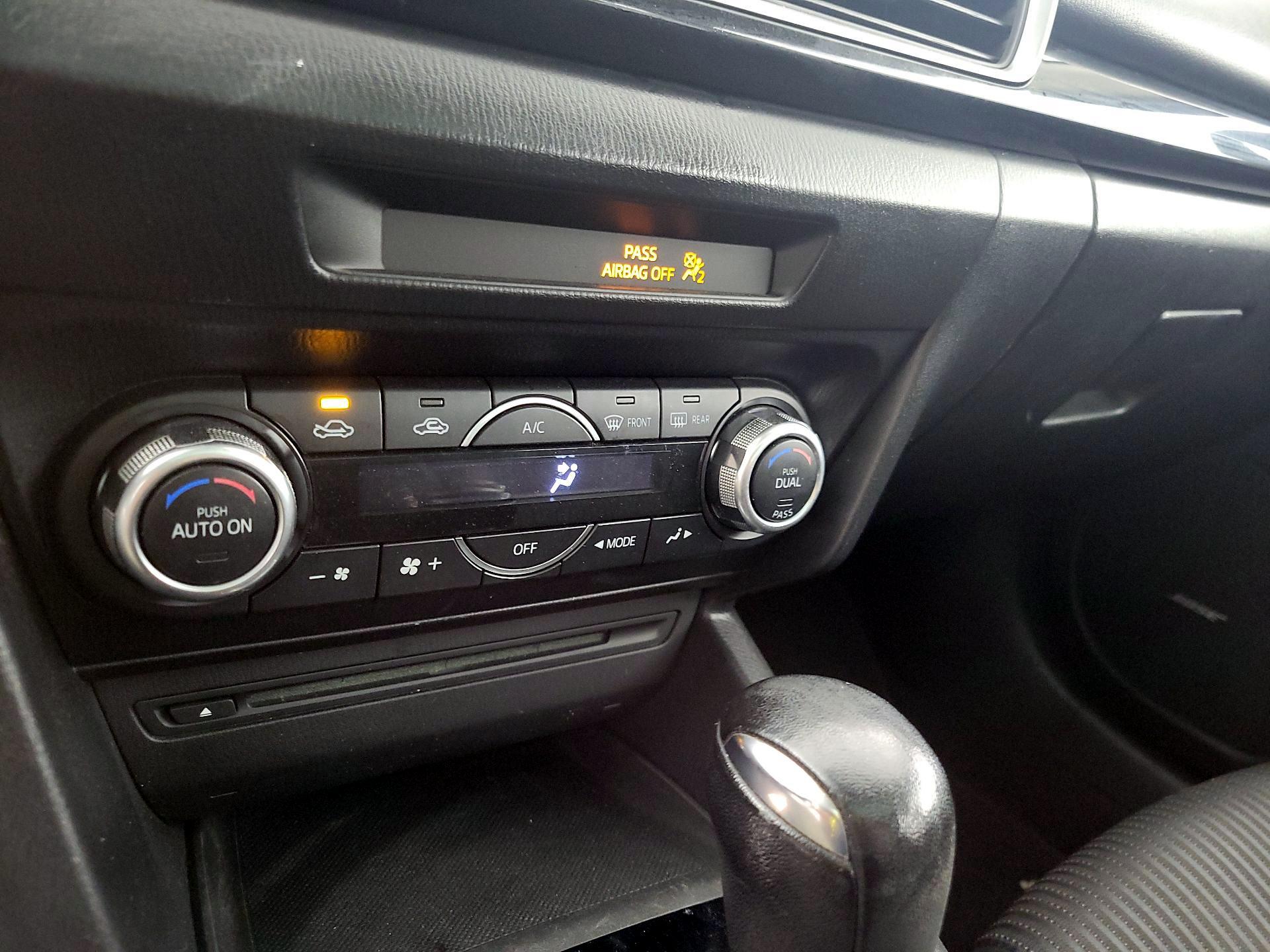 Thumbnail: 2014 Mazda Mazda3 - 17